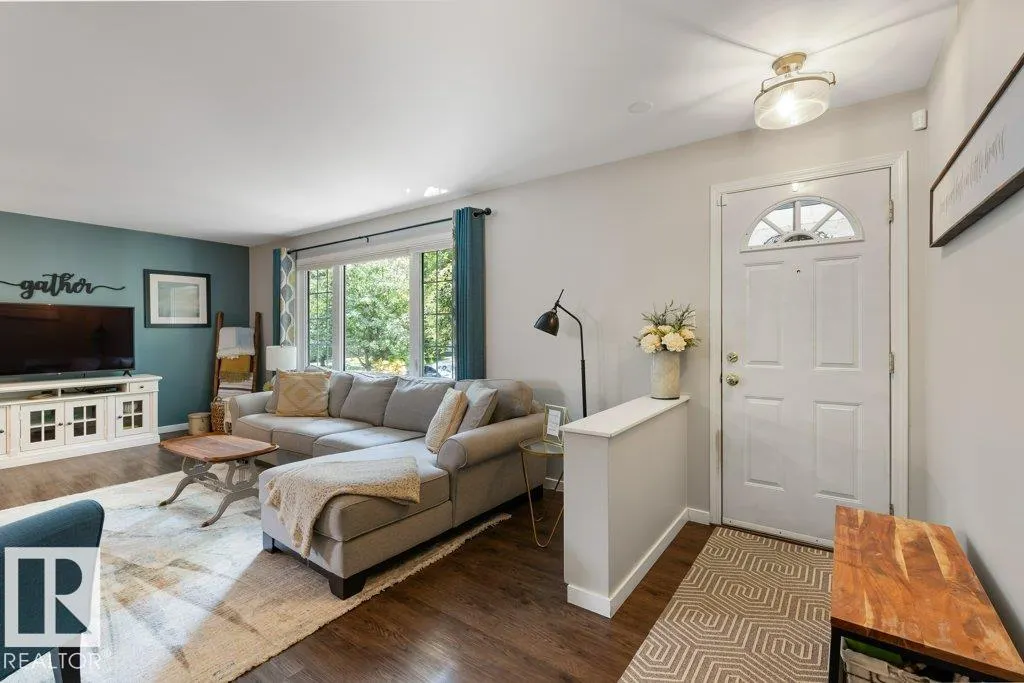 59 FAWCETT Crescent