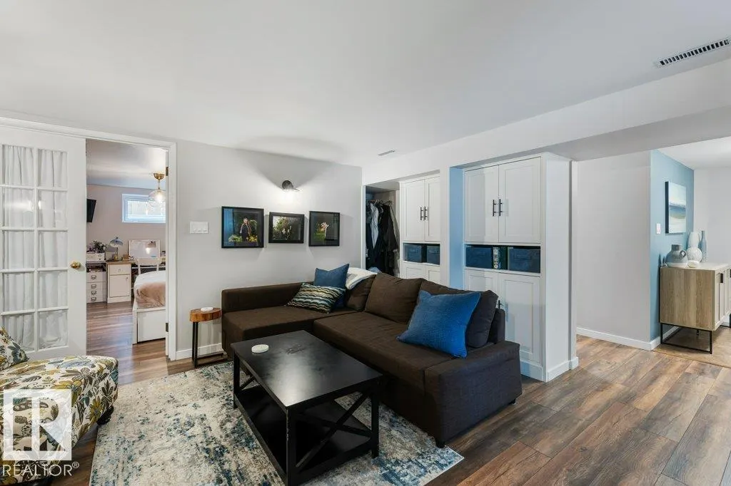 59 FAWCETT Crescent