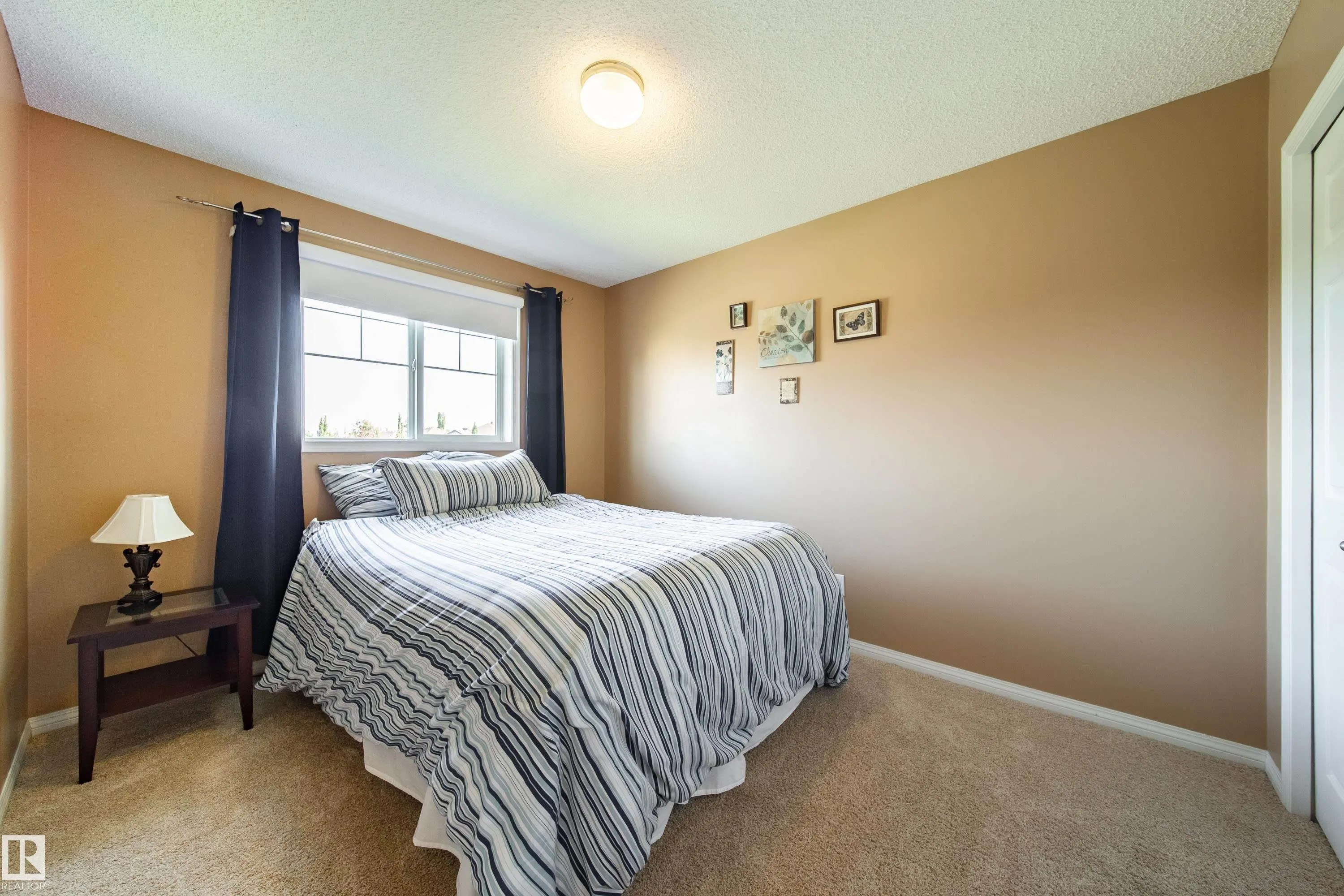 12208 16 Avenue