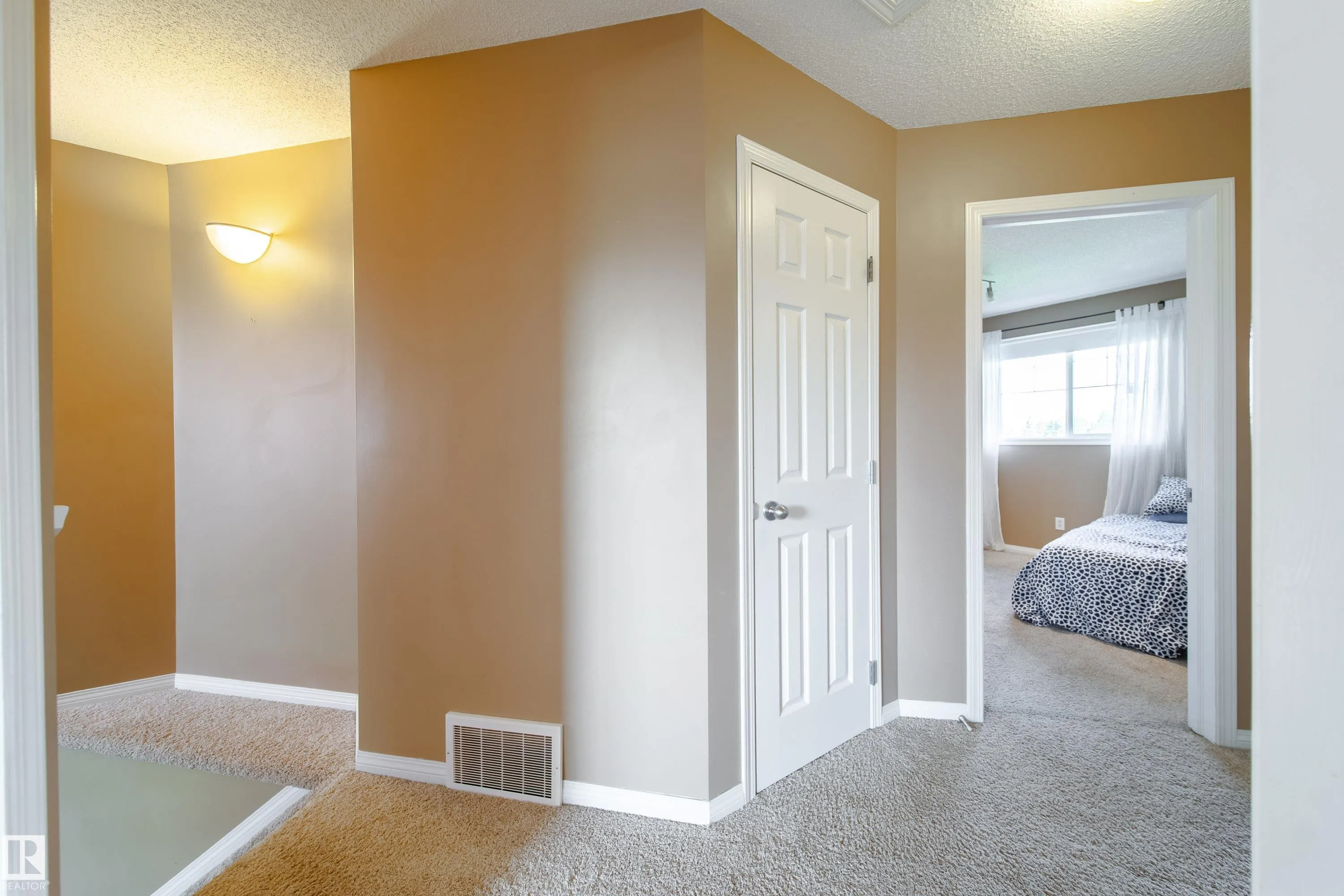 12208 16 Avenue