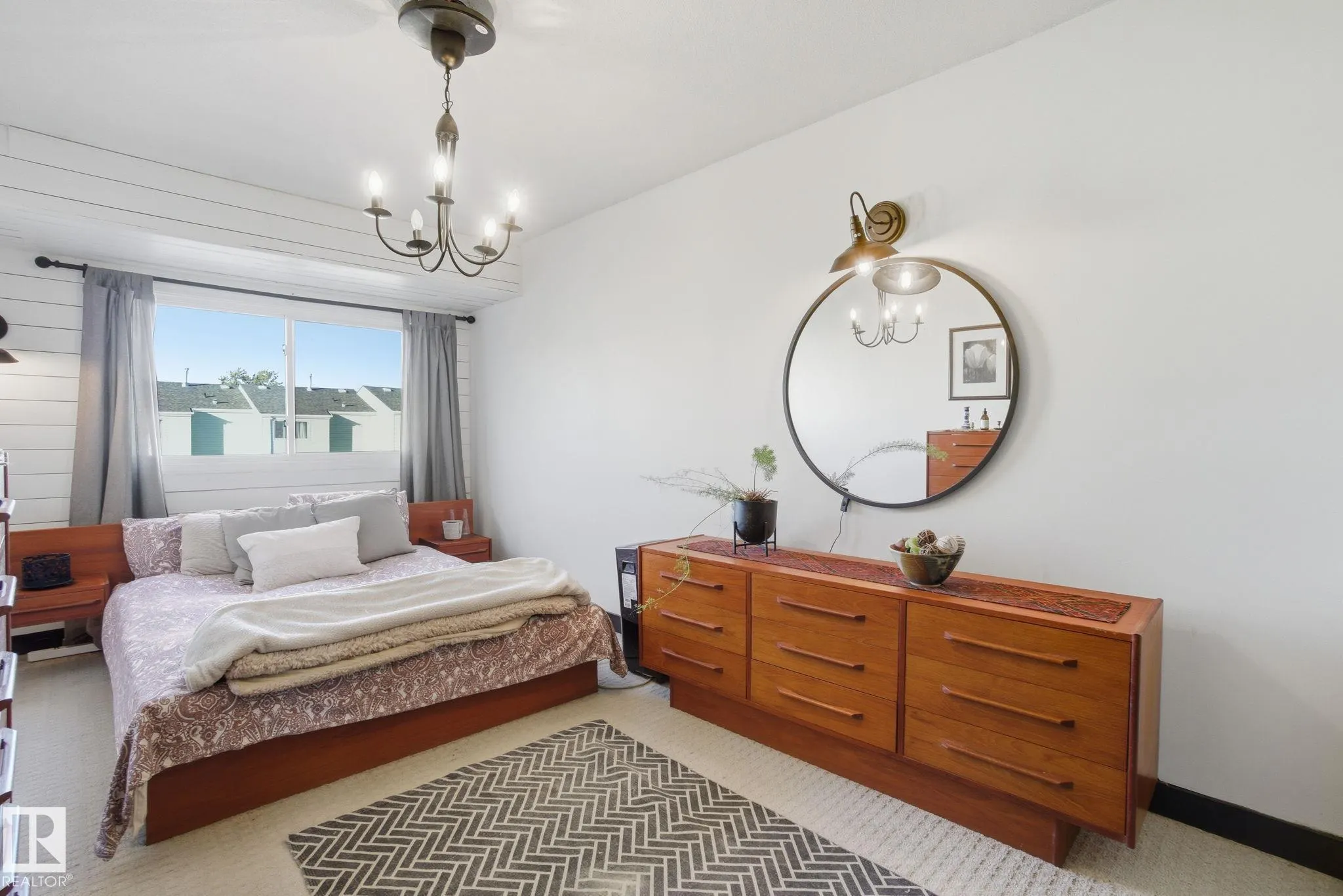 223 DICKINSFIELD Court