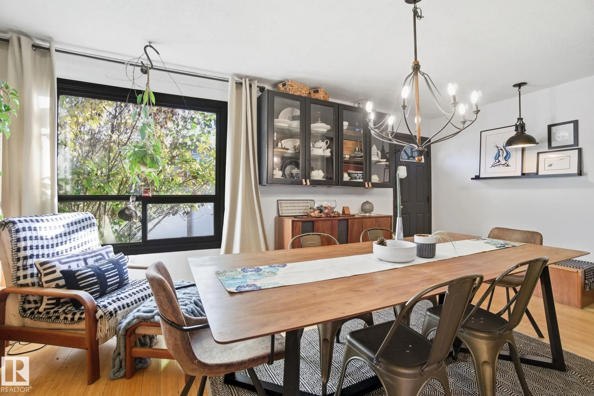 223 DICKINSFIELD Court