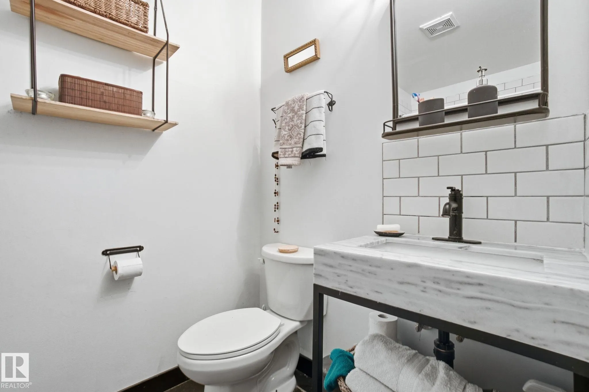 223 DICKINSFIELD Court