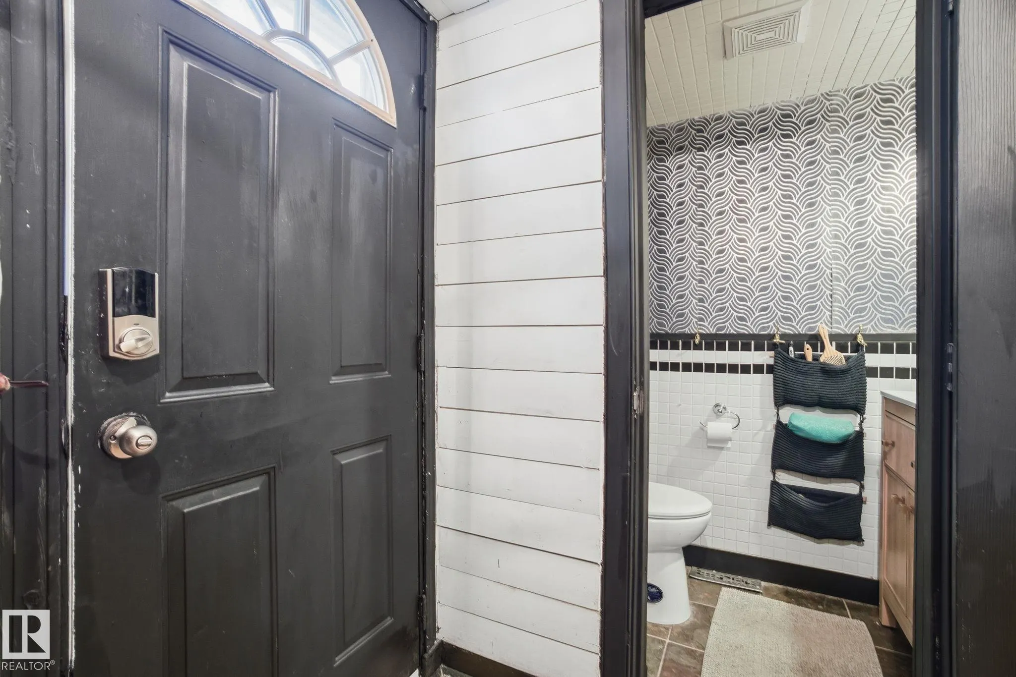 223 DICKINSFIELD Court