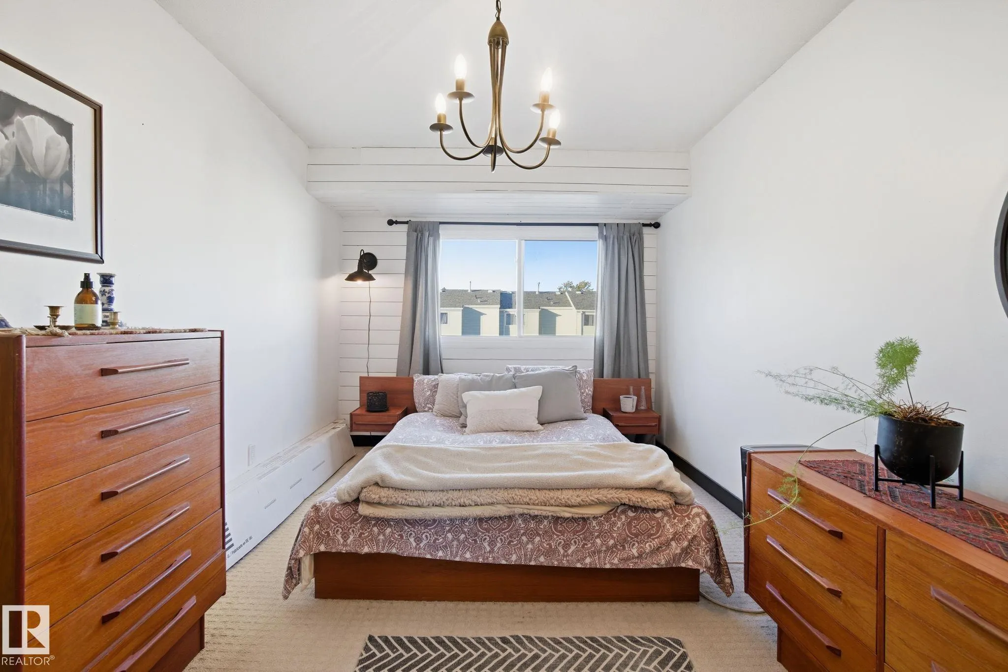 223 DICKINSFIELD Court