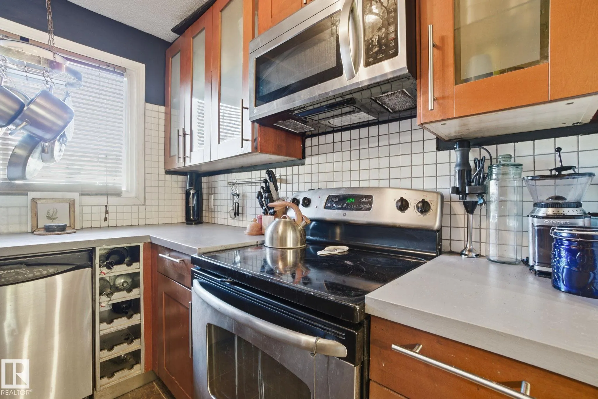 223 DICKINSFIELD Court