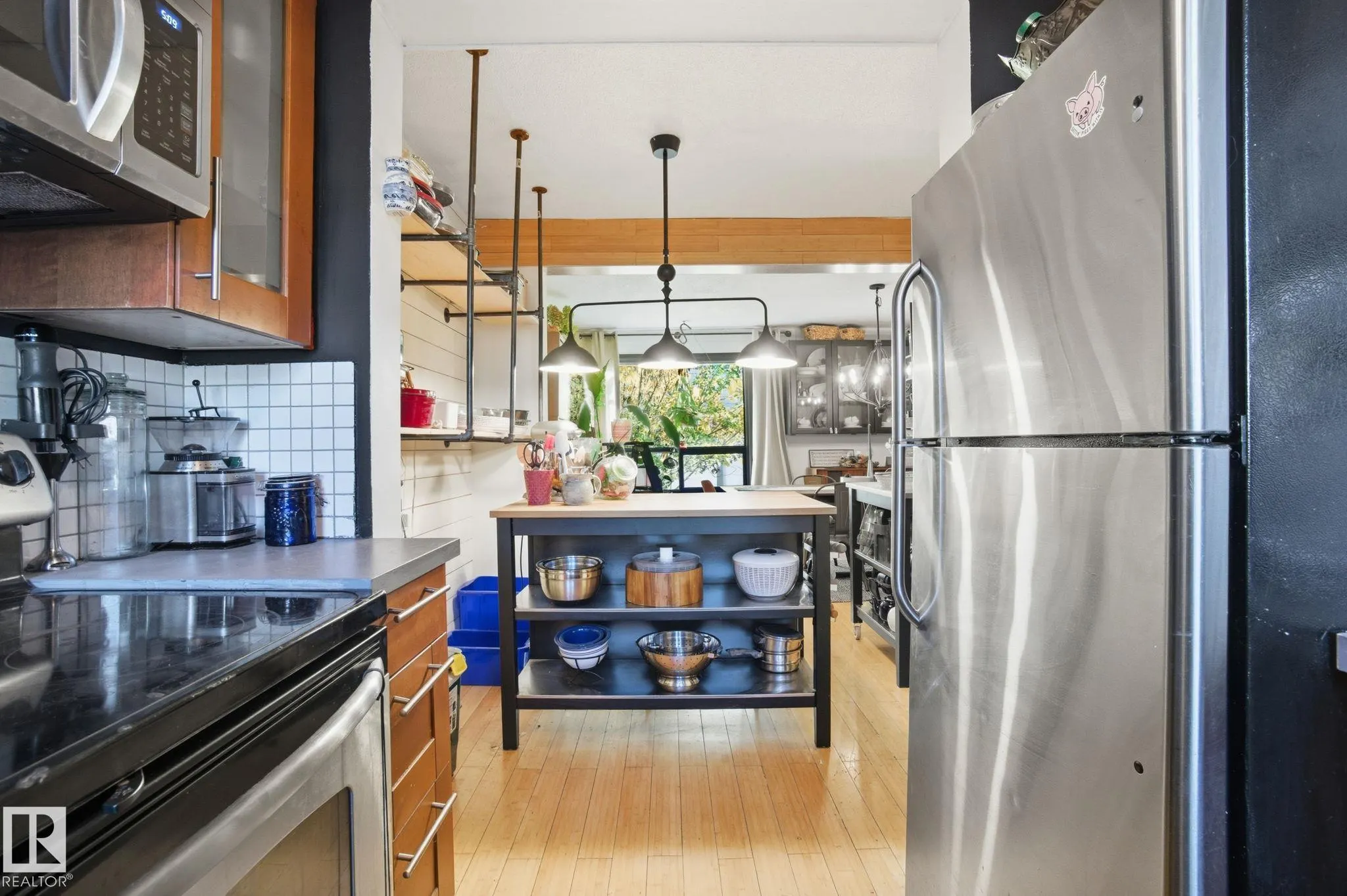 223 DICKINSFIELD Court