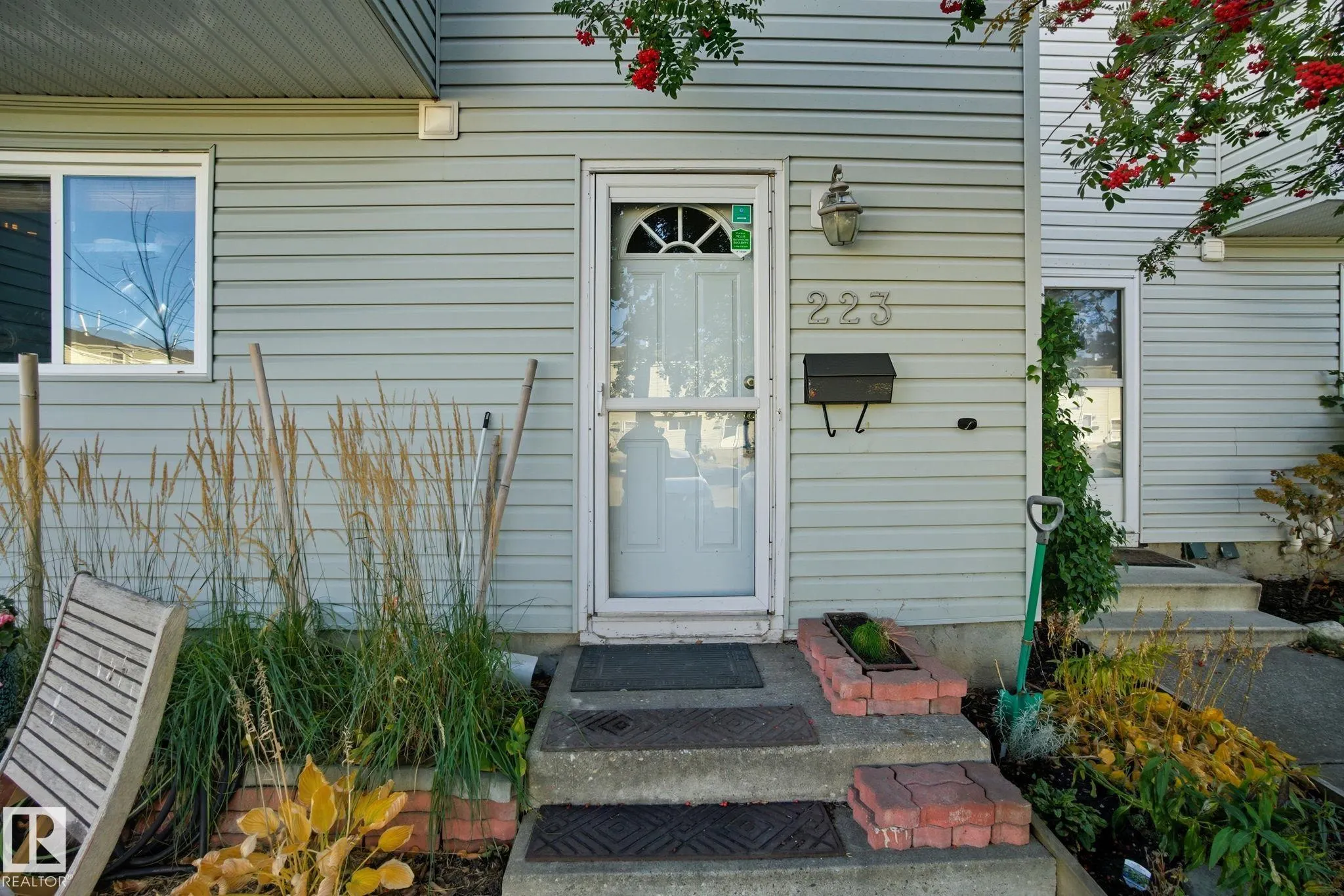 223 DICKINSFIELD Court