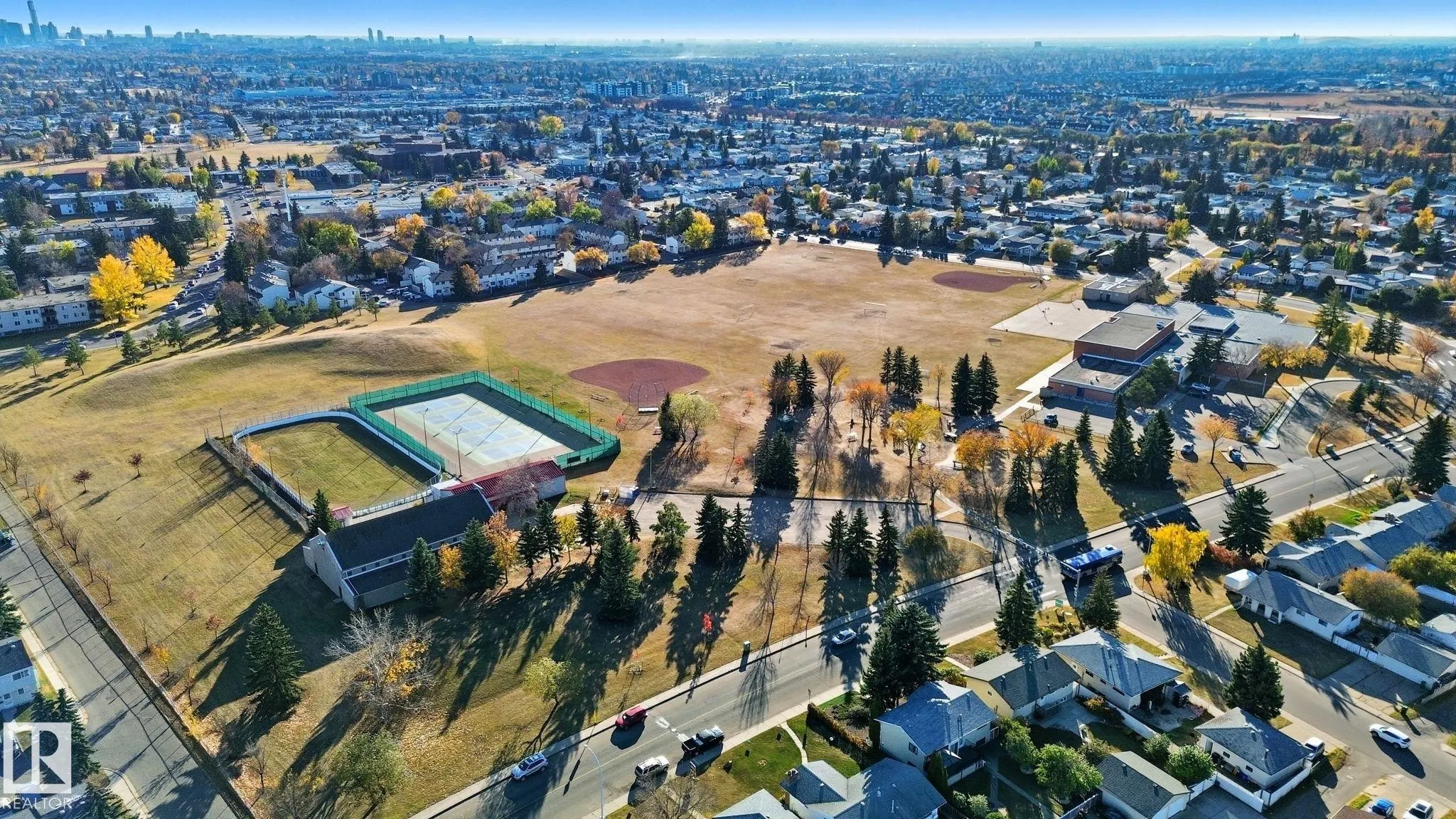 223 DICKINSFIELD Court