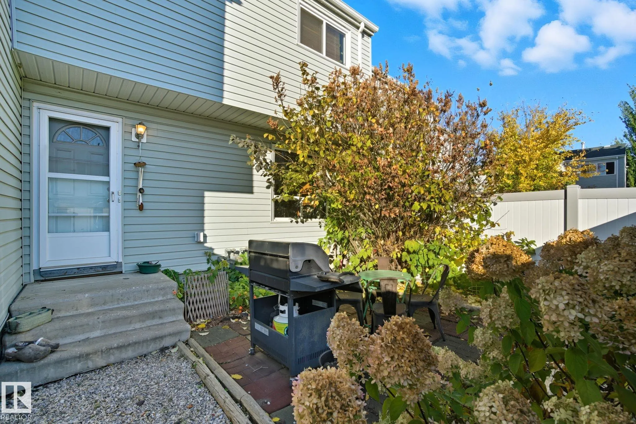 223 DICKINSFIELD Court