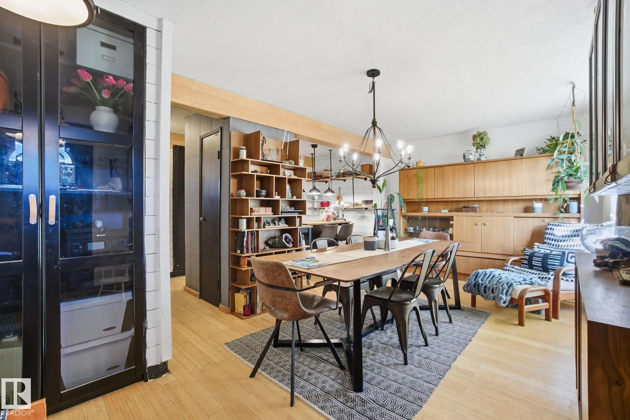 223 DICKINSFIELD Court