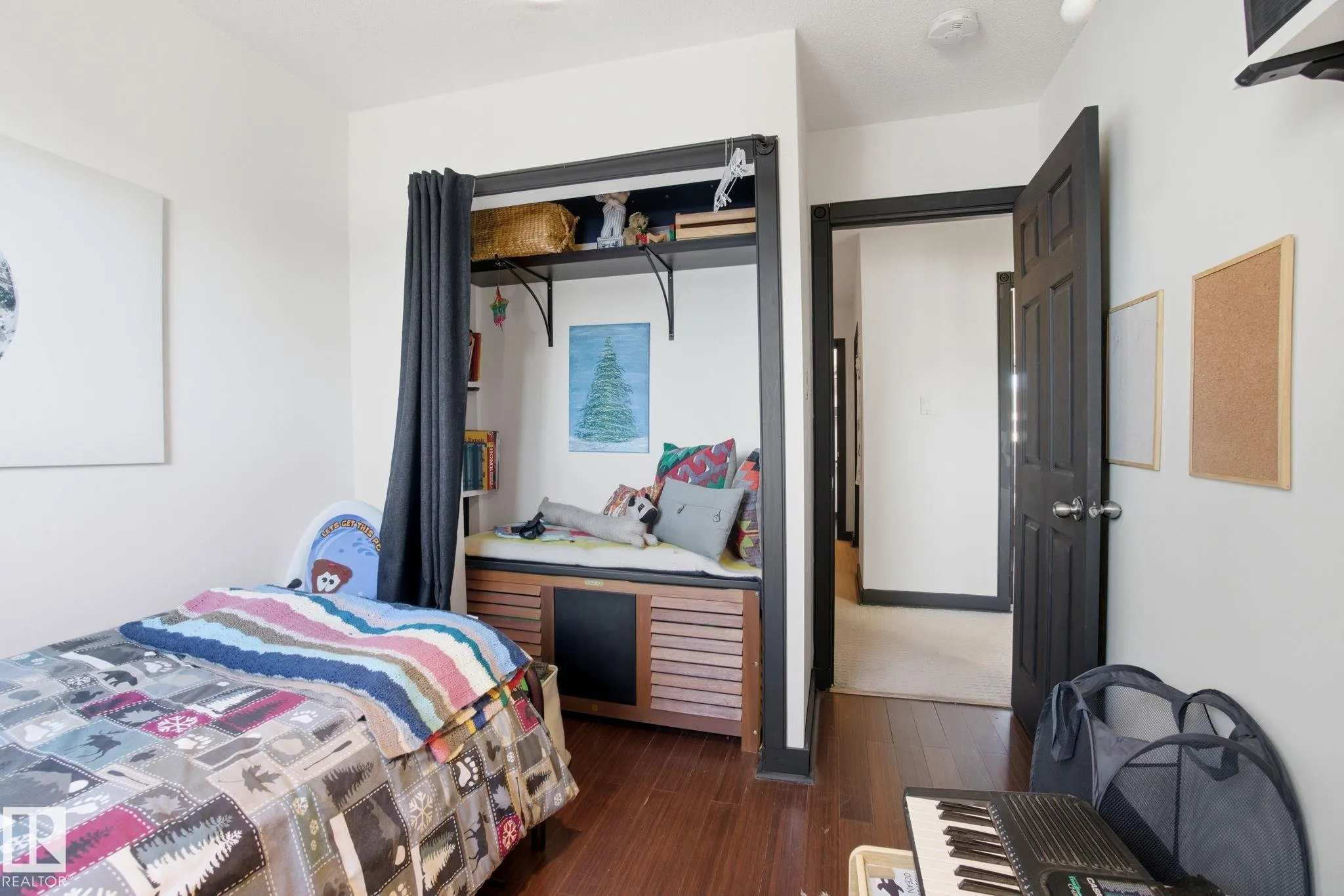 223 DICKINSFIELD Court