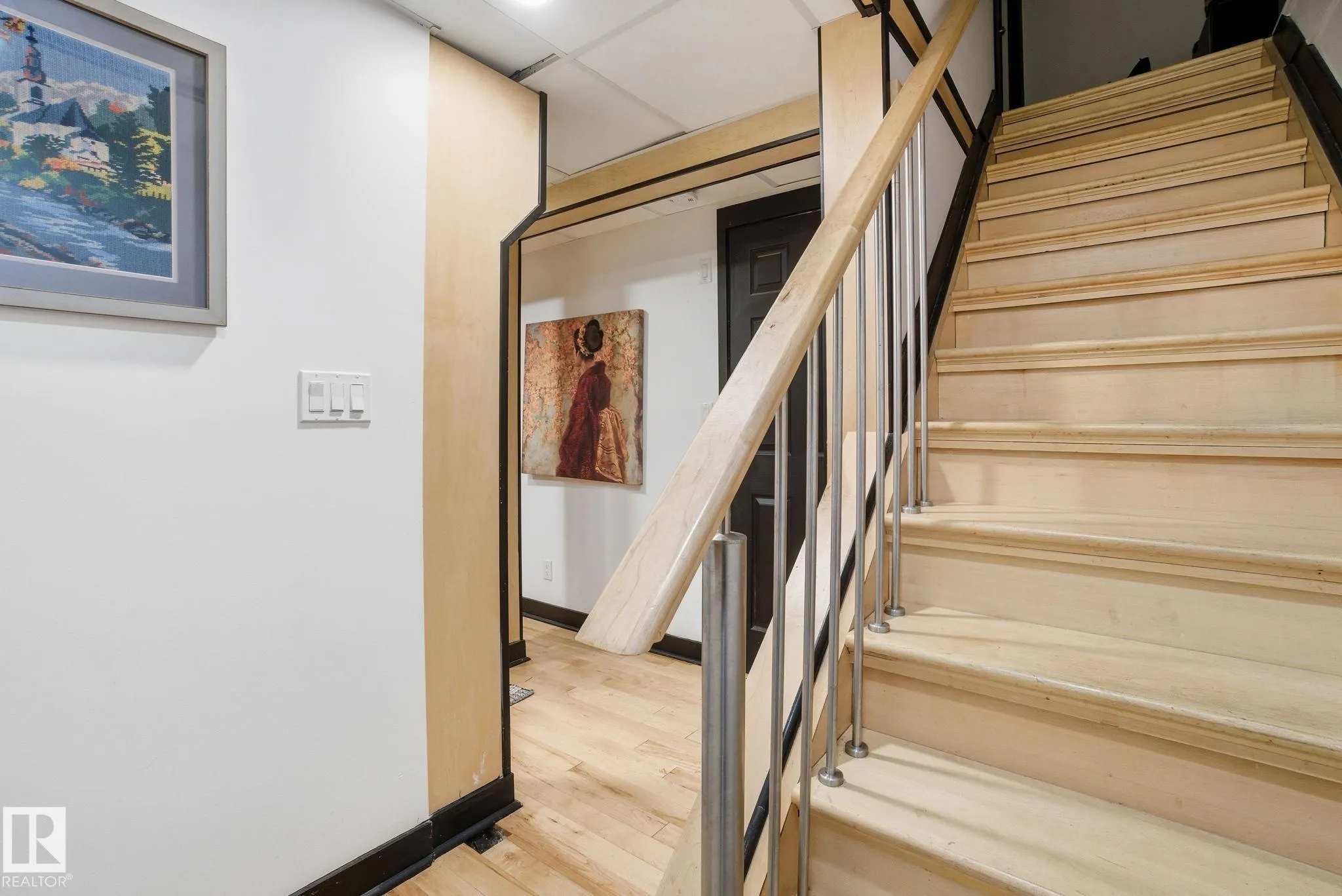 223 DICKINSFIELD Court