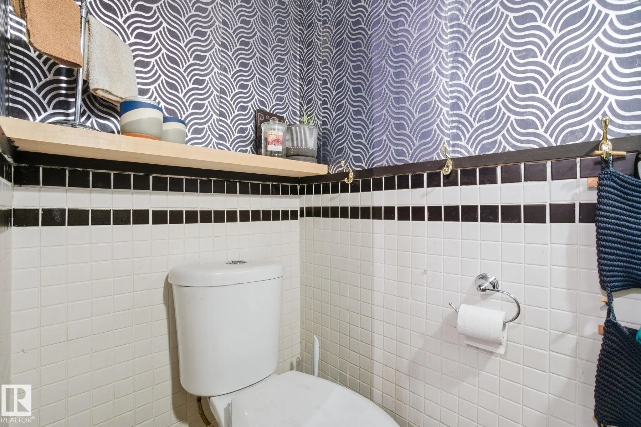 223 DICKINSFIELD Court