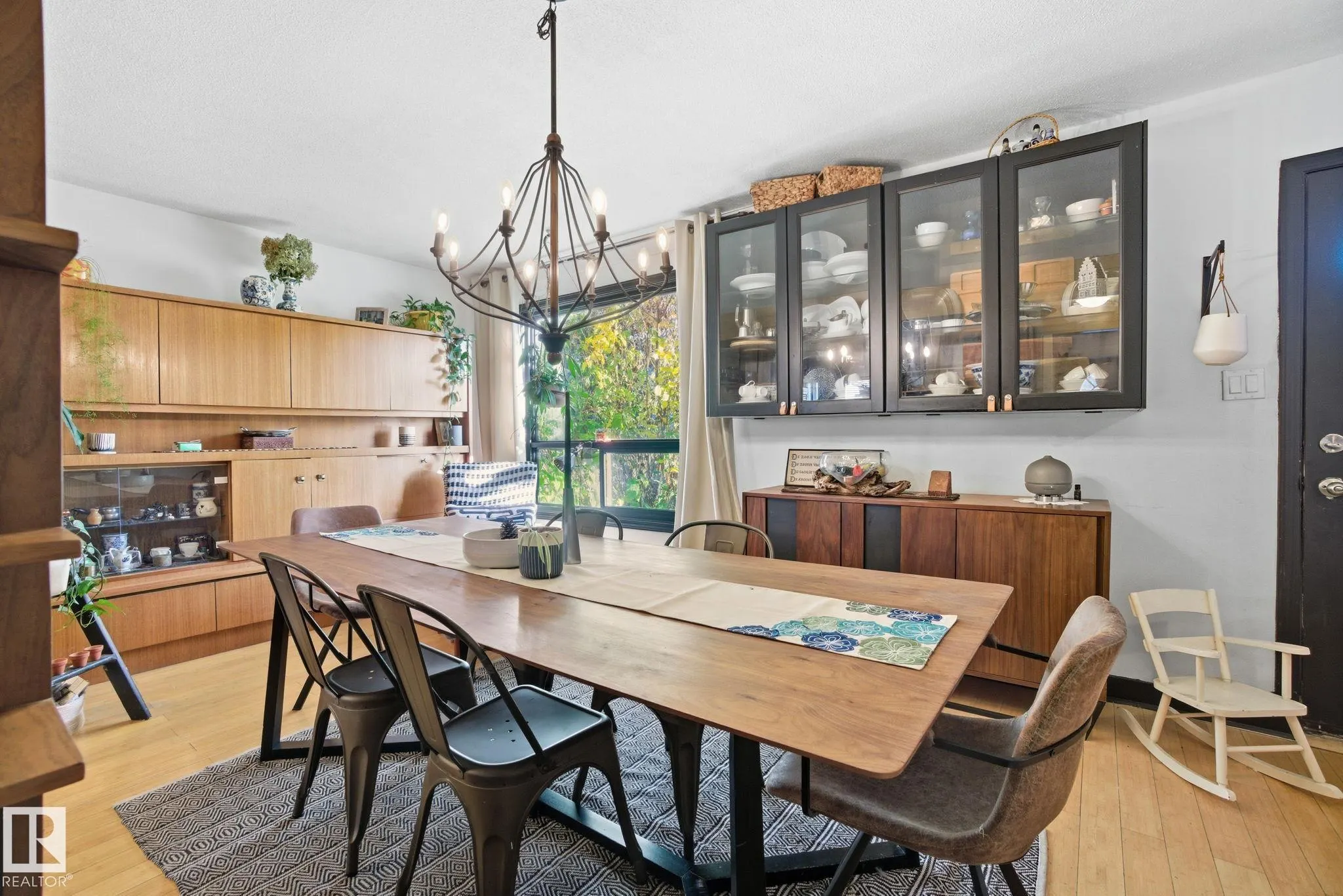 223 DICKINSFIELD Court