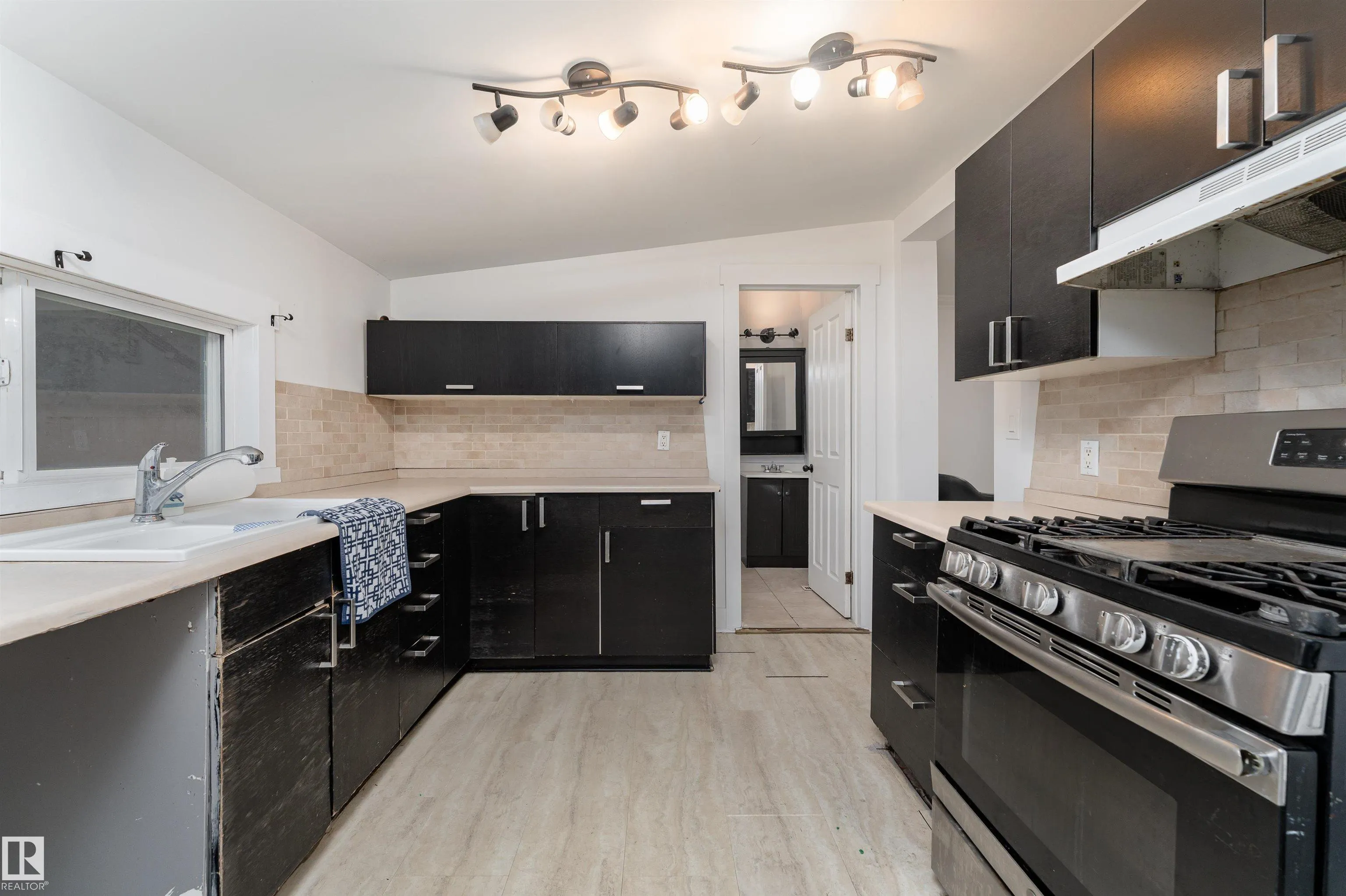12018 95 Street