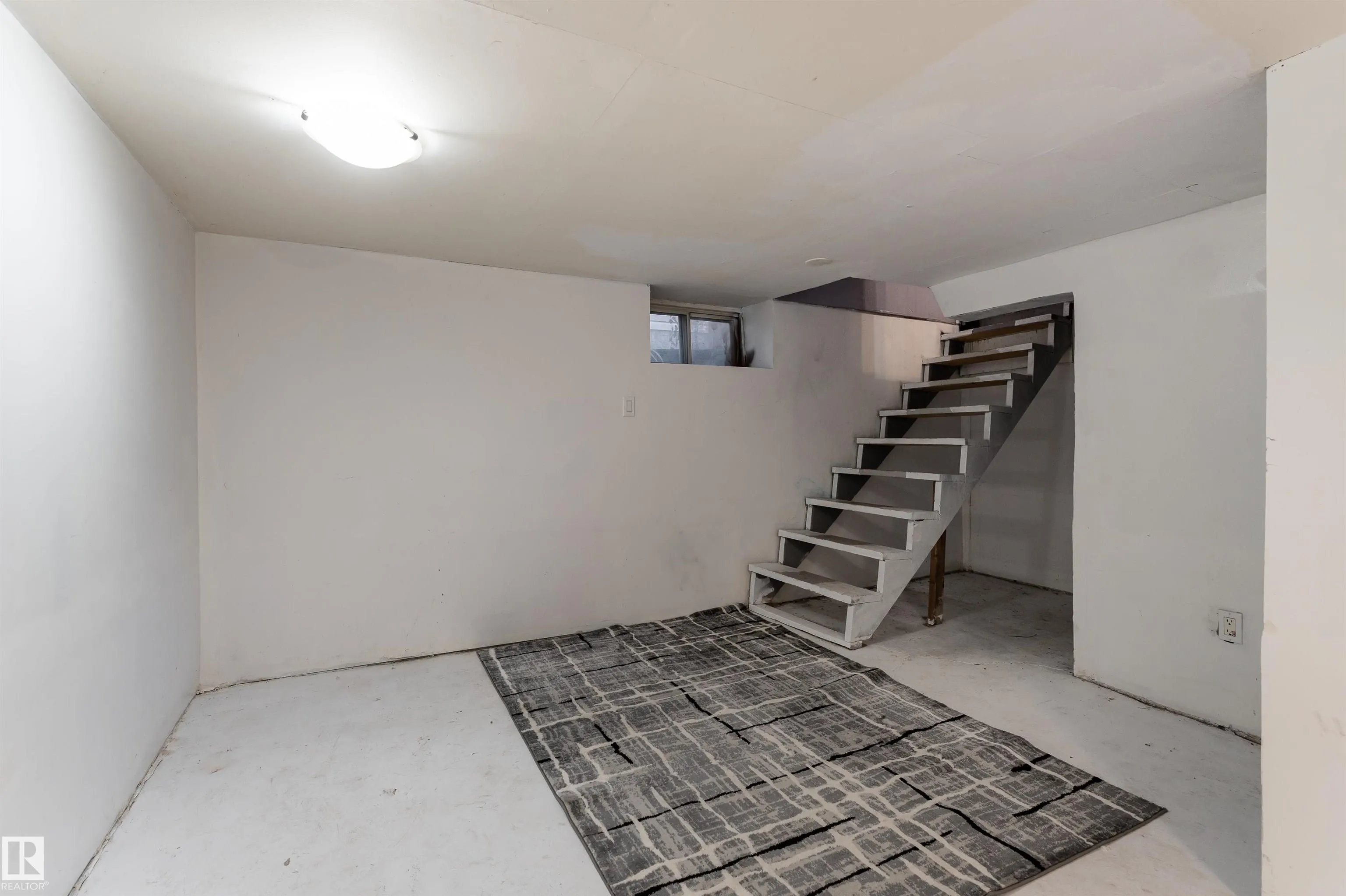 12018 95 Street