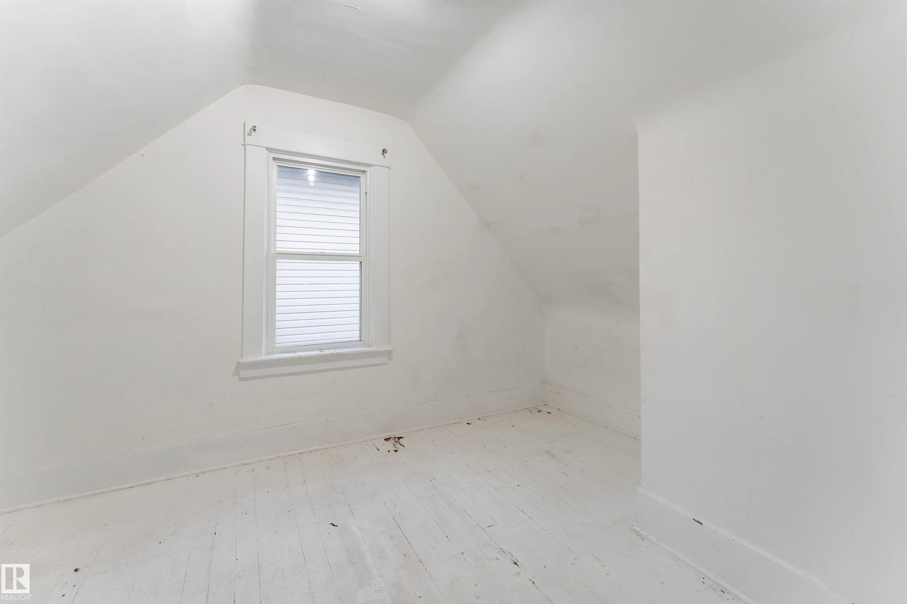 12018 95 Street