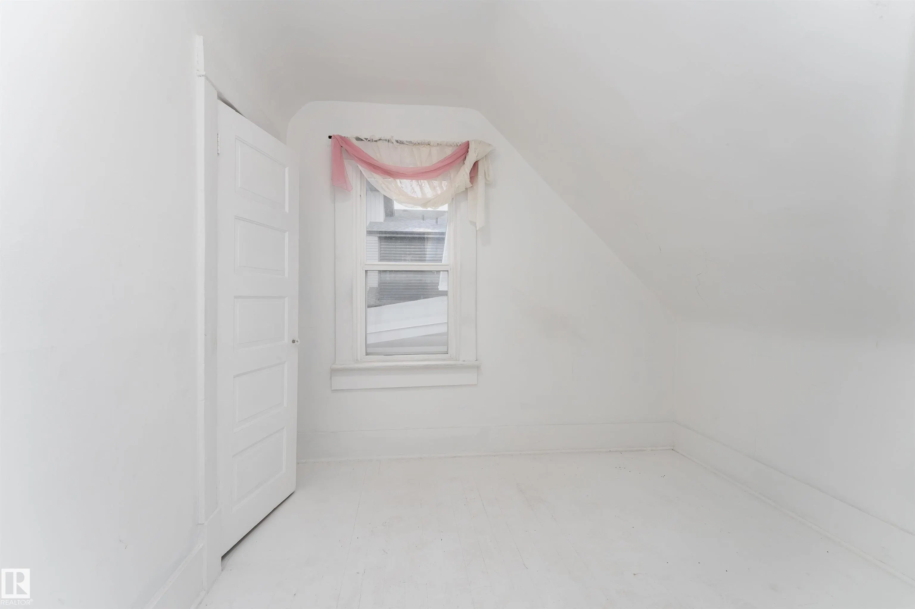 12018 95 Street