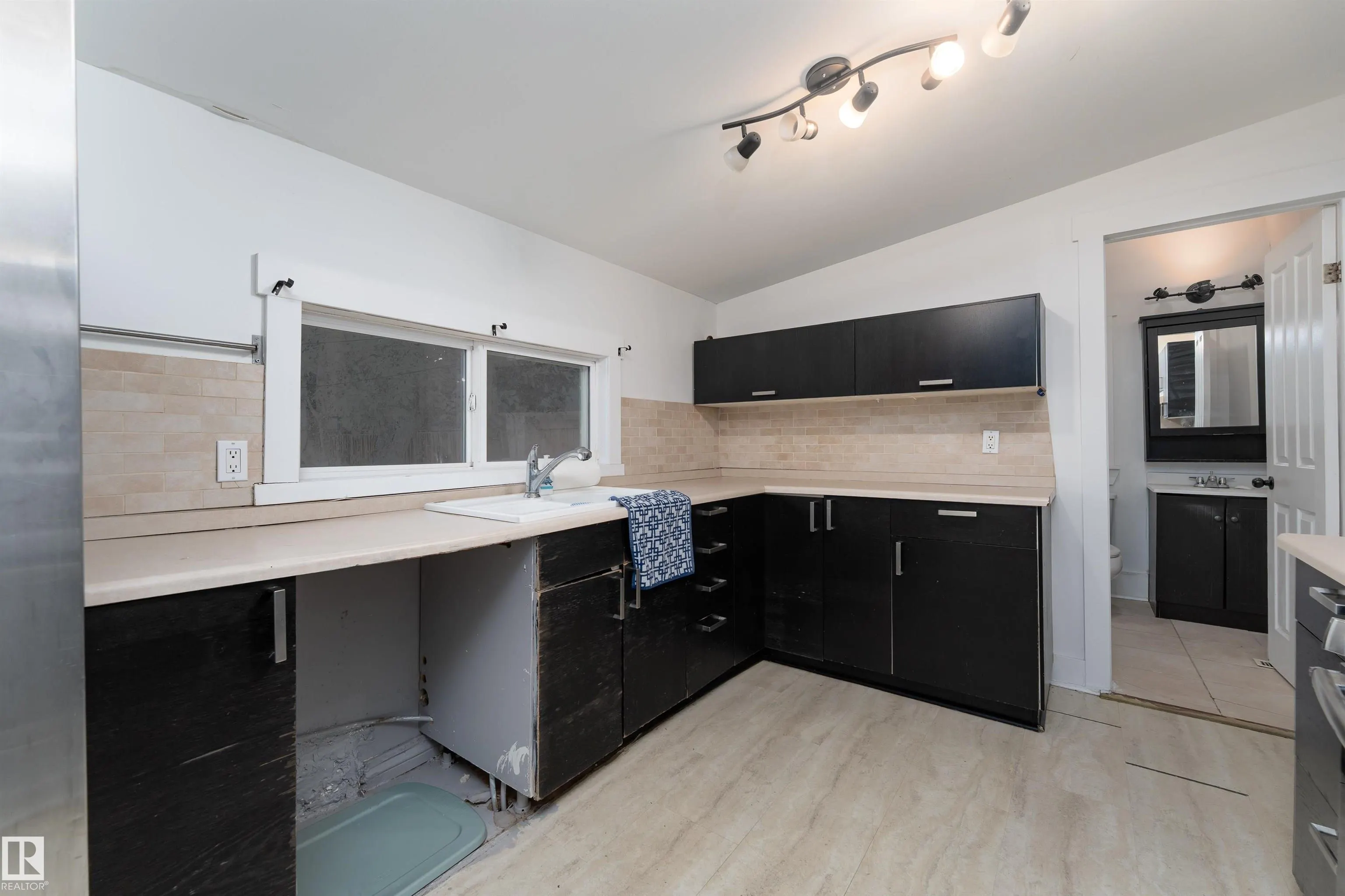 12018 95 Street