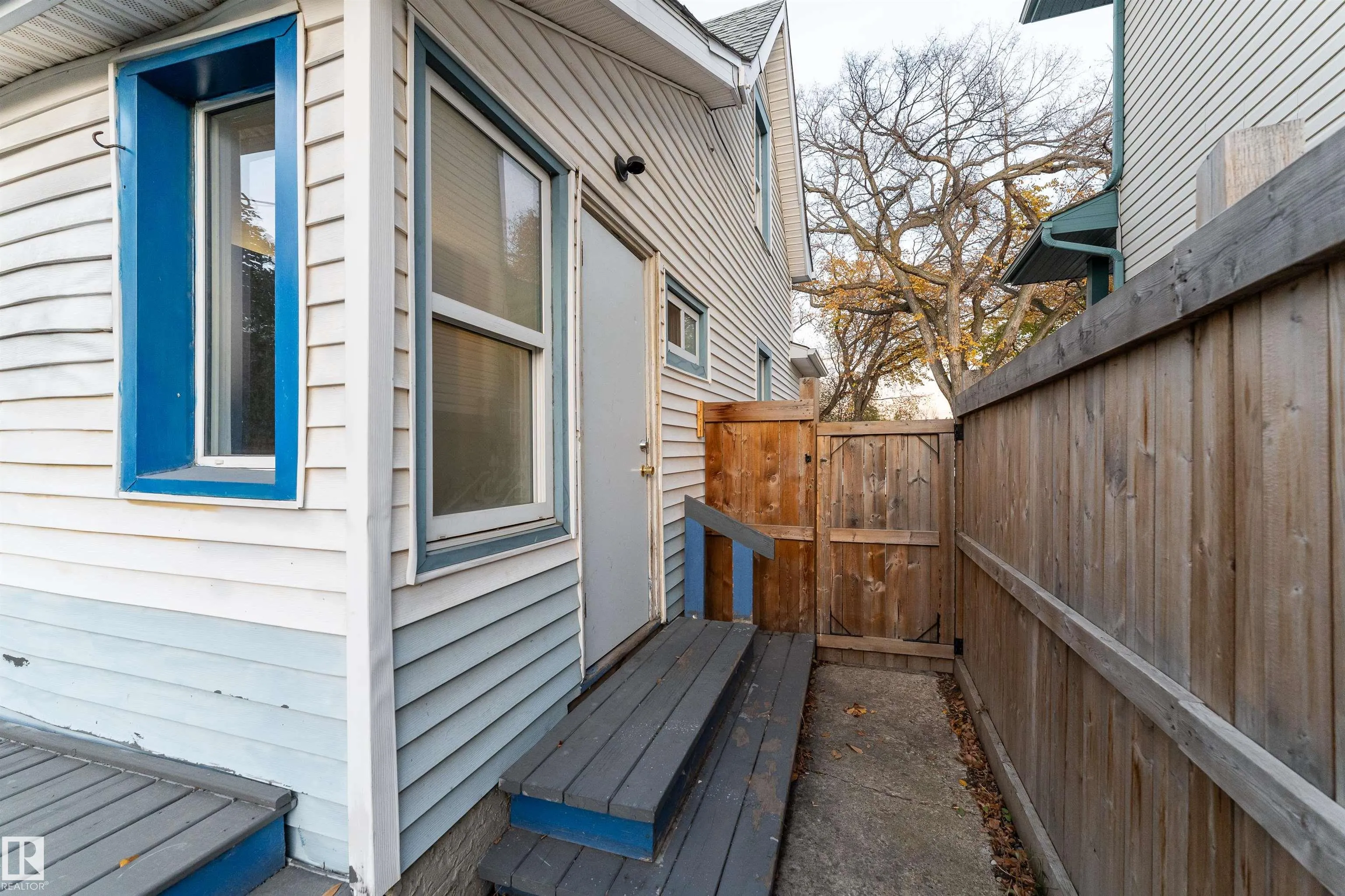 12018 95 Street