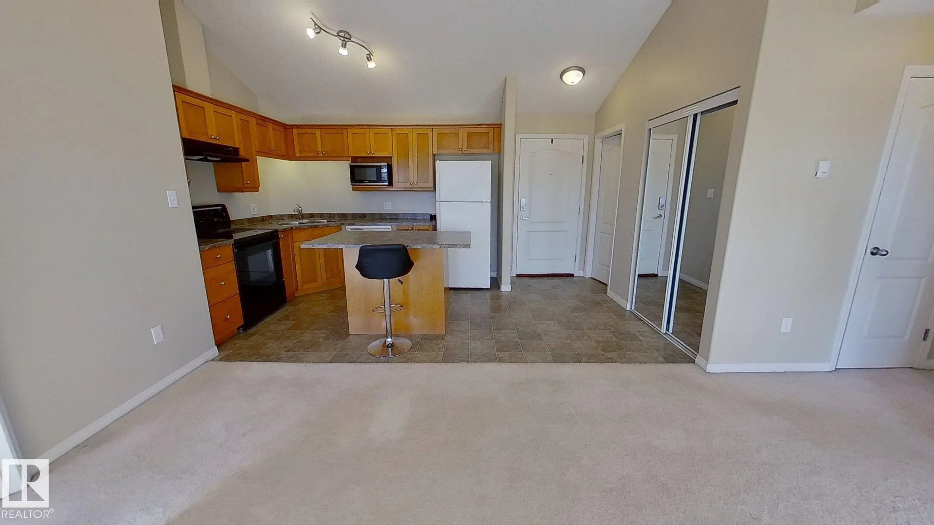 330 CLAREVIEW STATION Drive