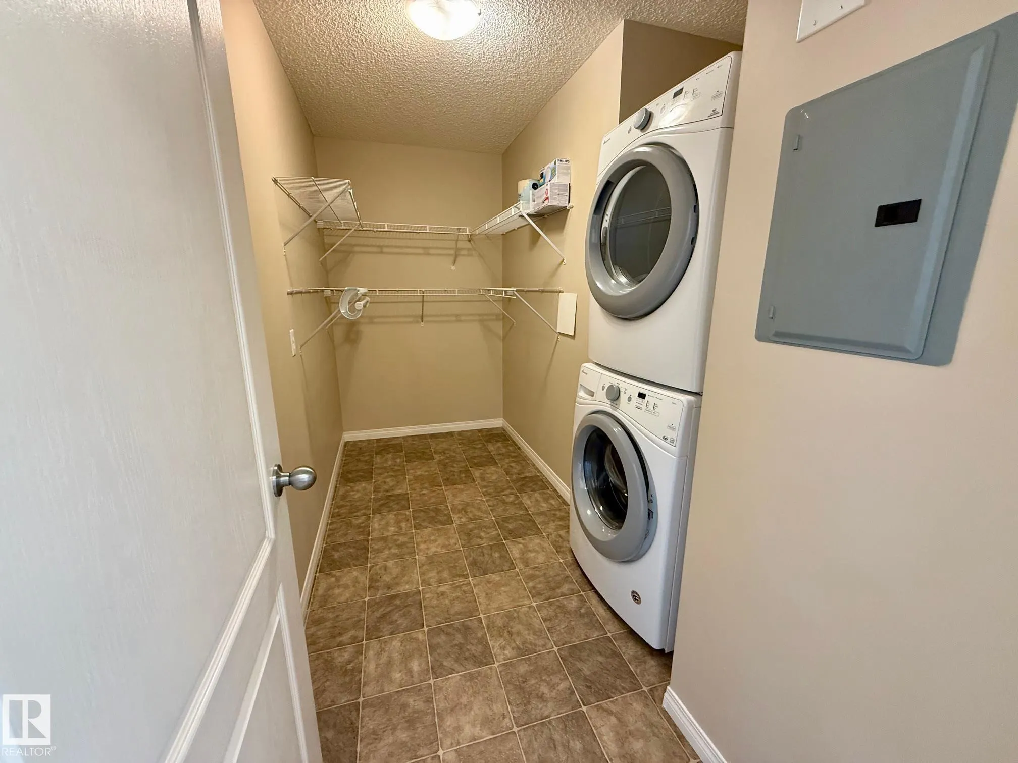 330 CLAREVIEW STATION Drive