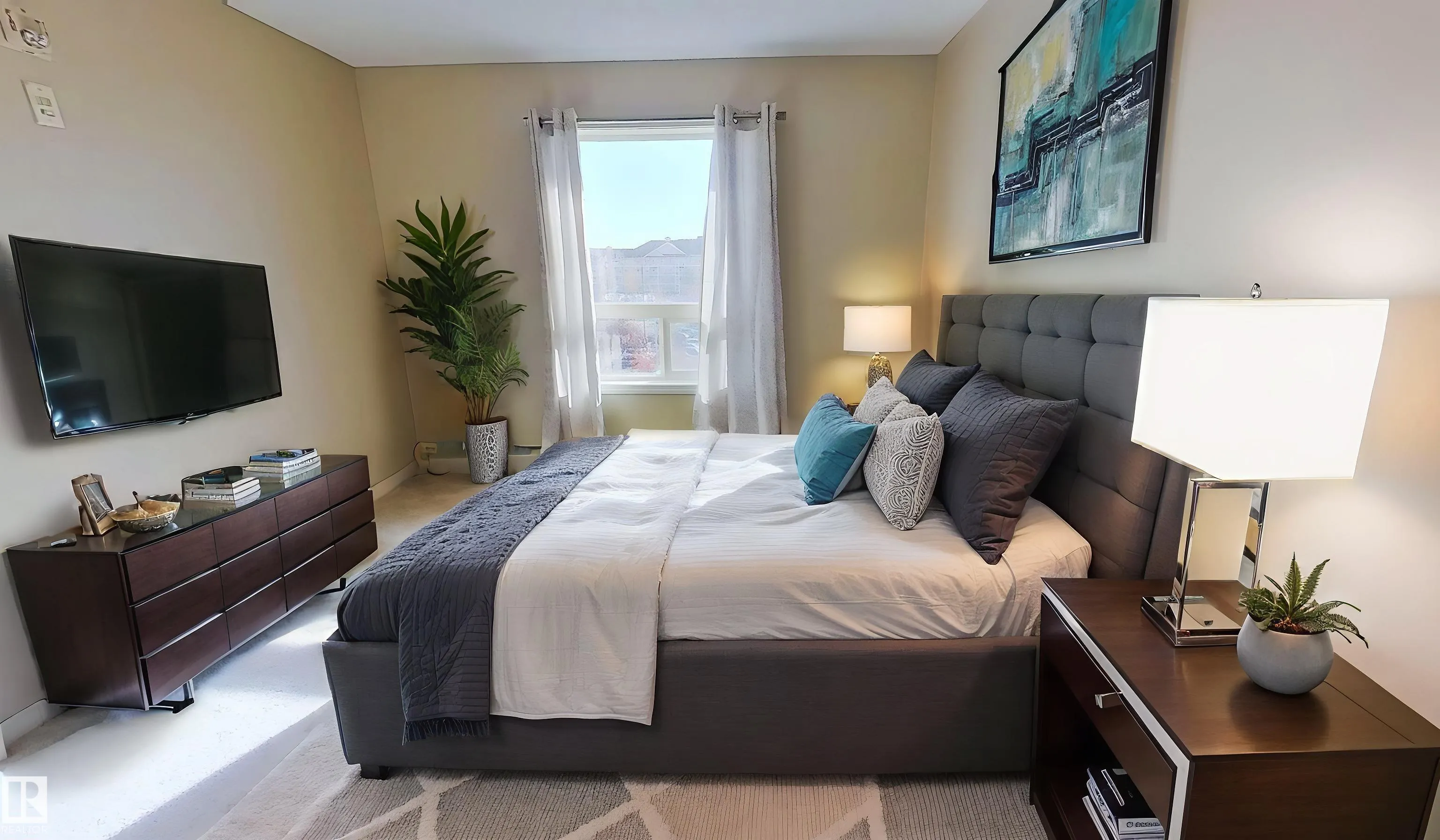 330 CLAREVIEW STATION Drive