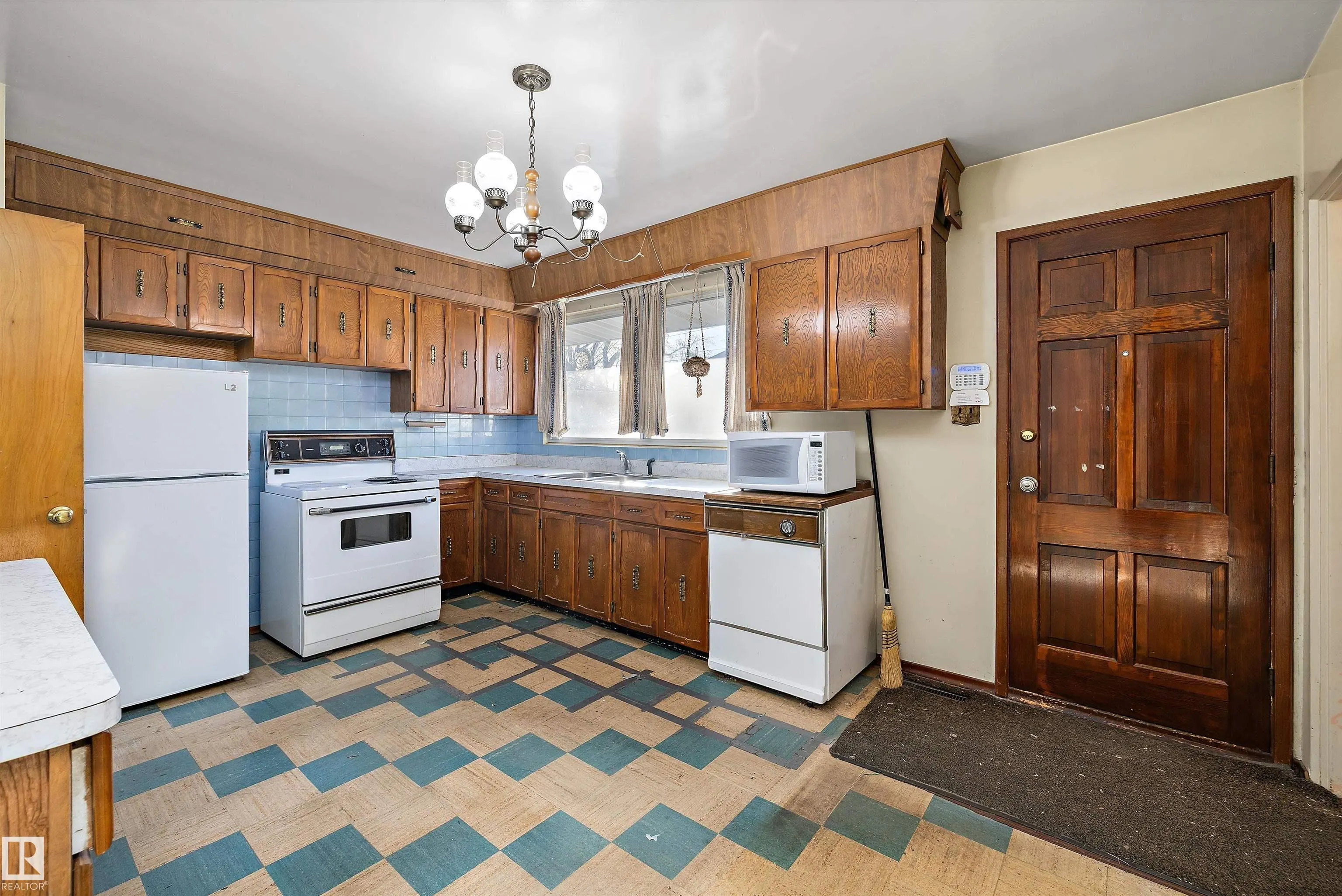 13711 133 Avenue