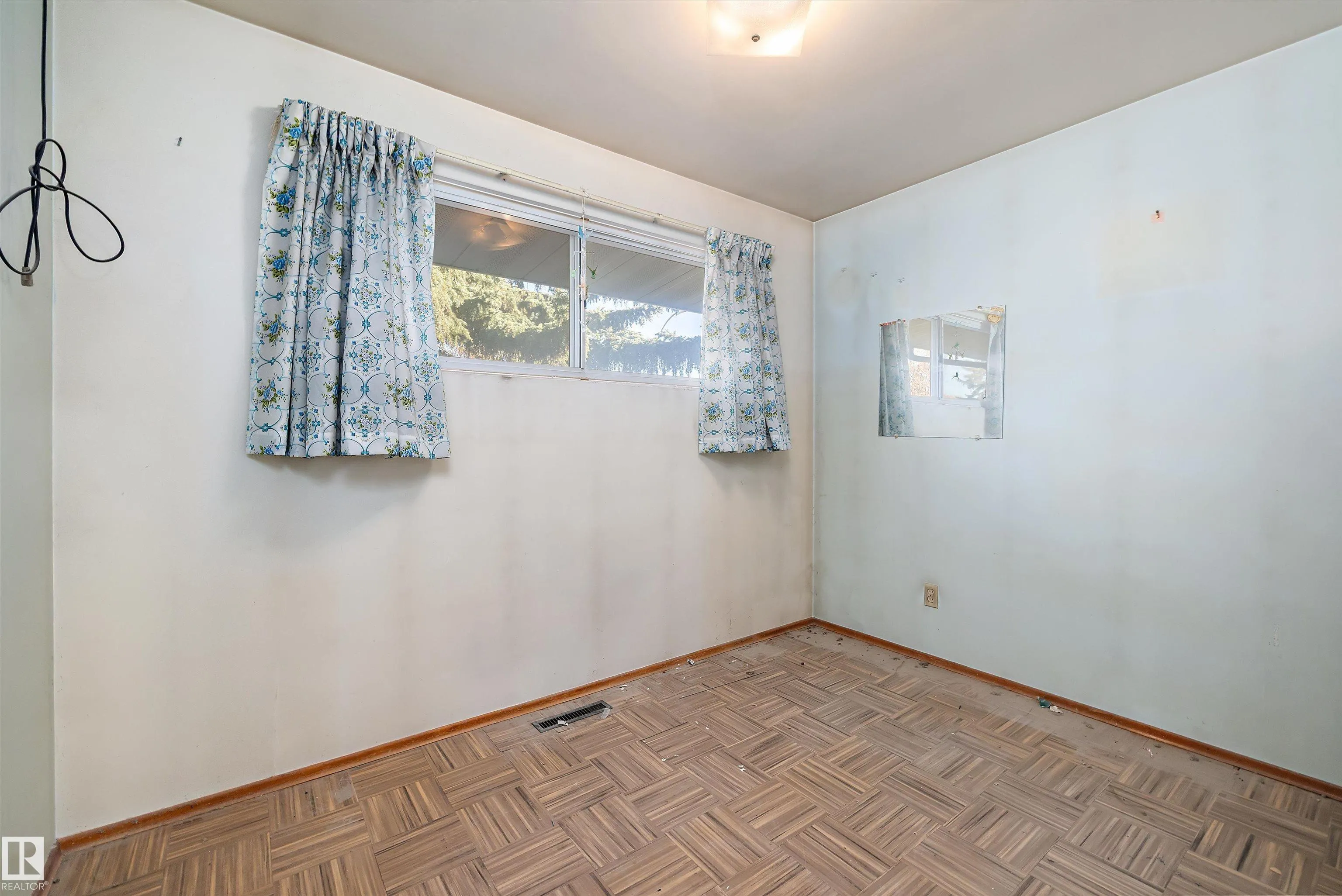 13711 133 Avenue