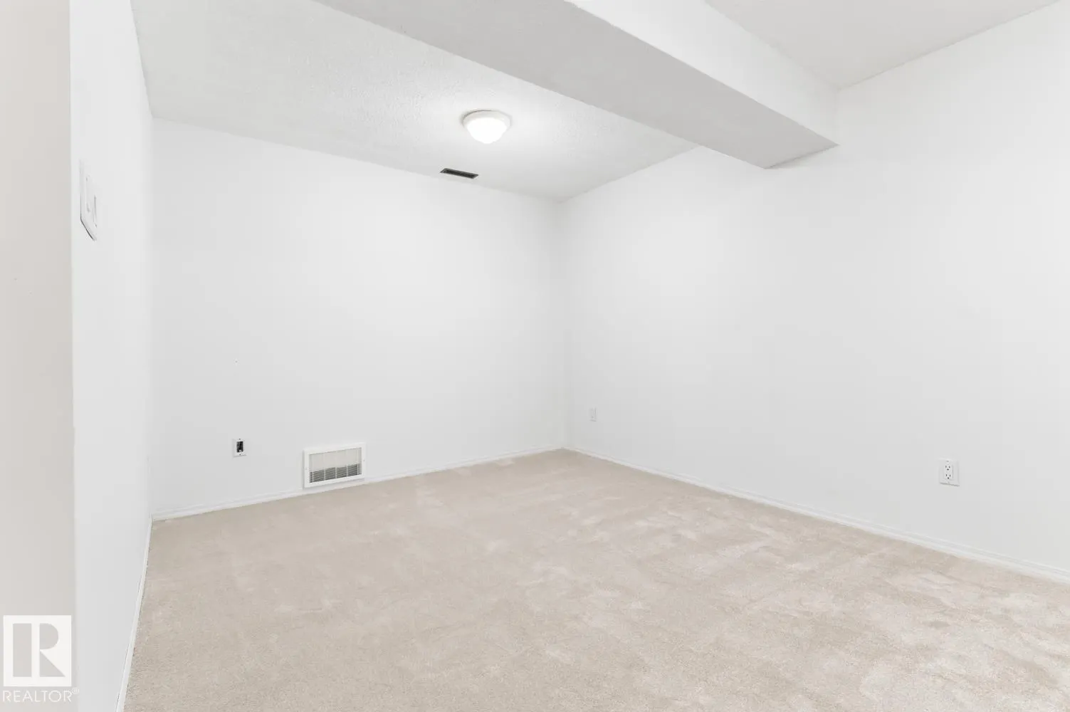 26 WEST TERRACE Place