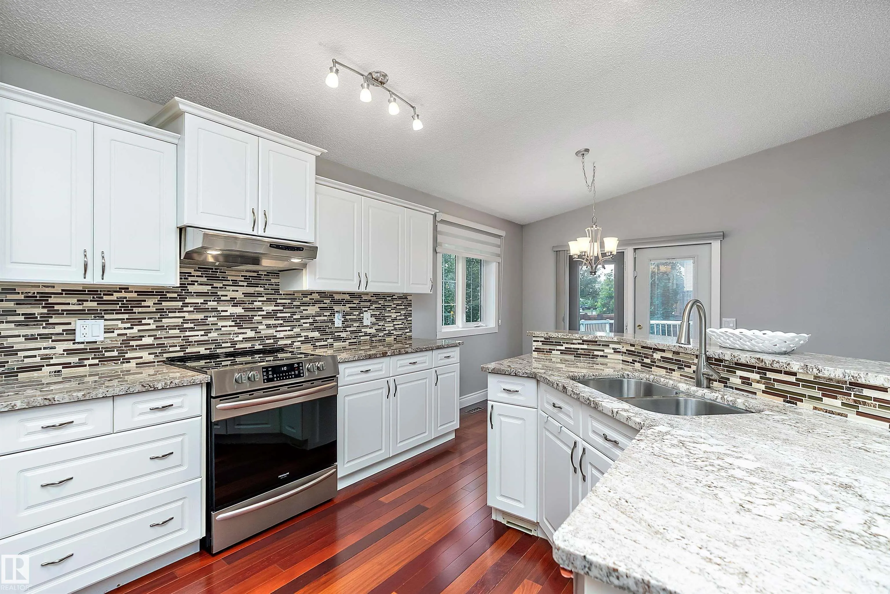 13 NEWMARKET Way