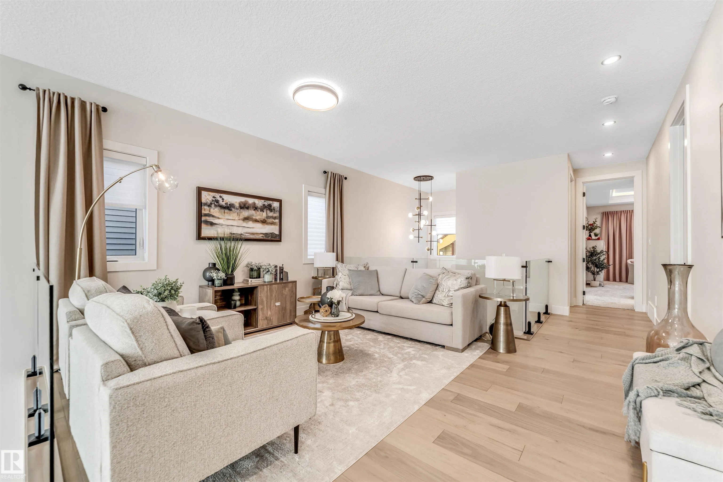 7663 KIMIWAN Crescent