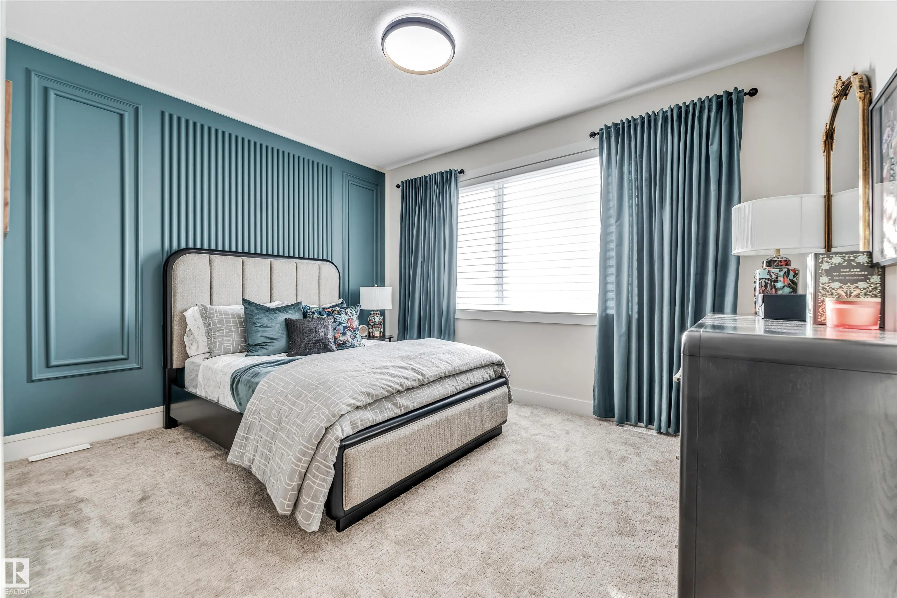 7663 KIMIWAN Crescent