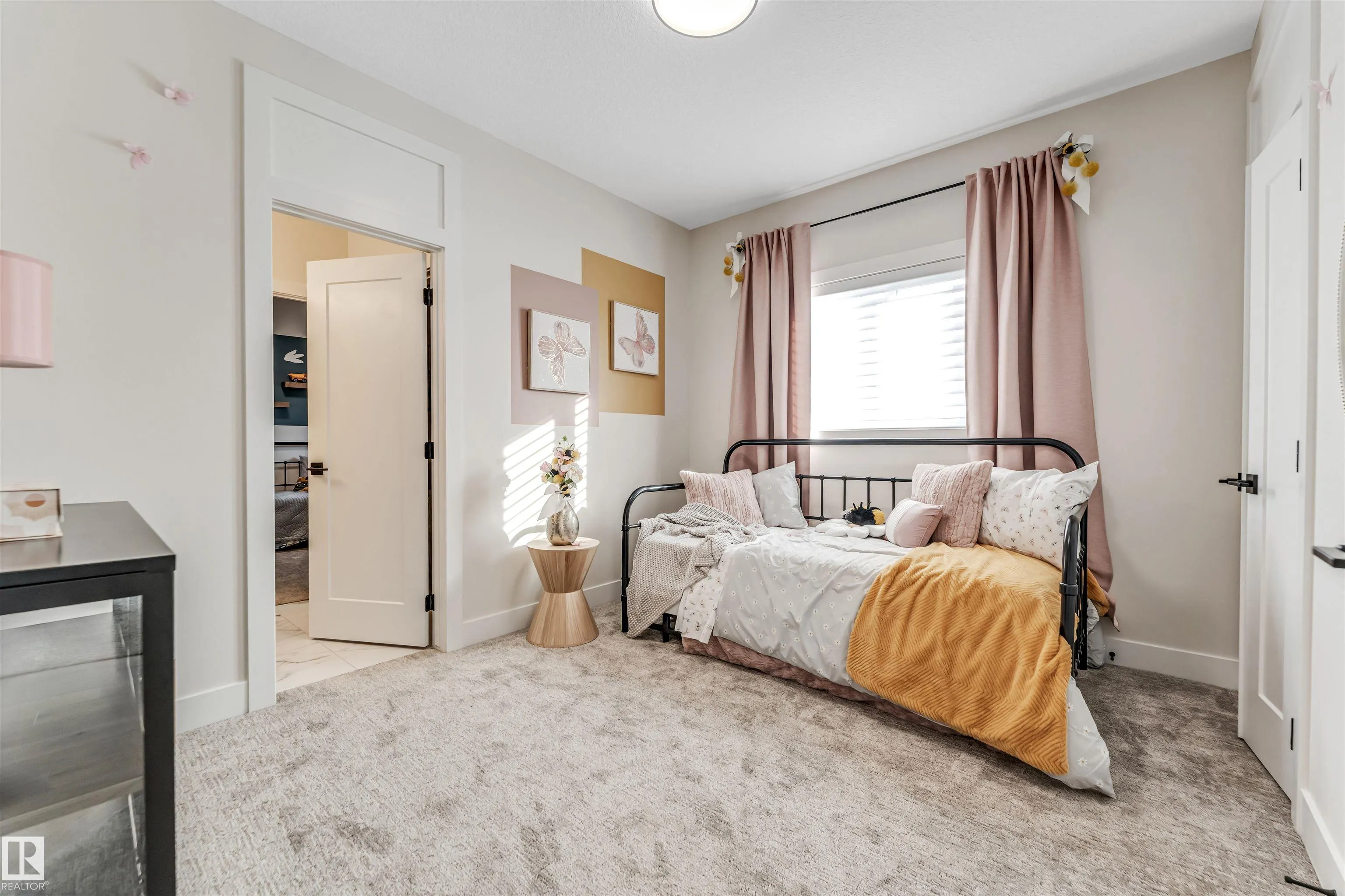 7663 KIMIWAN Crescent