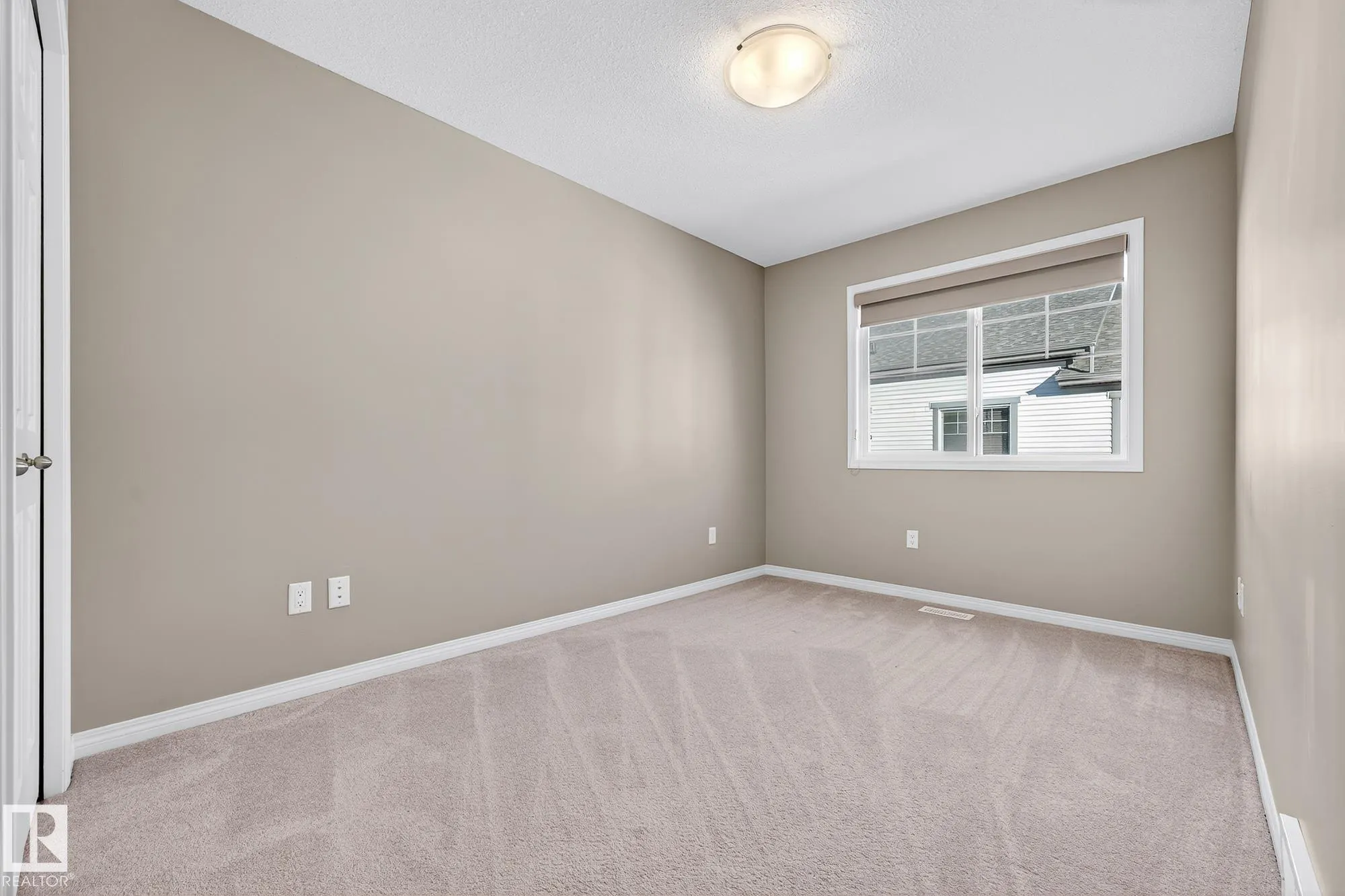 4850 TERWILLEGAR Common