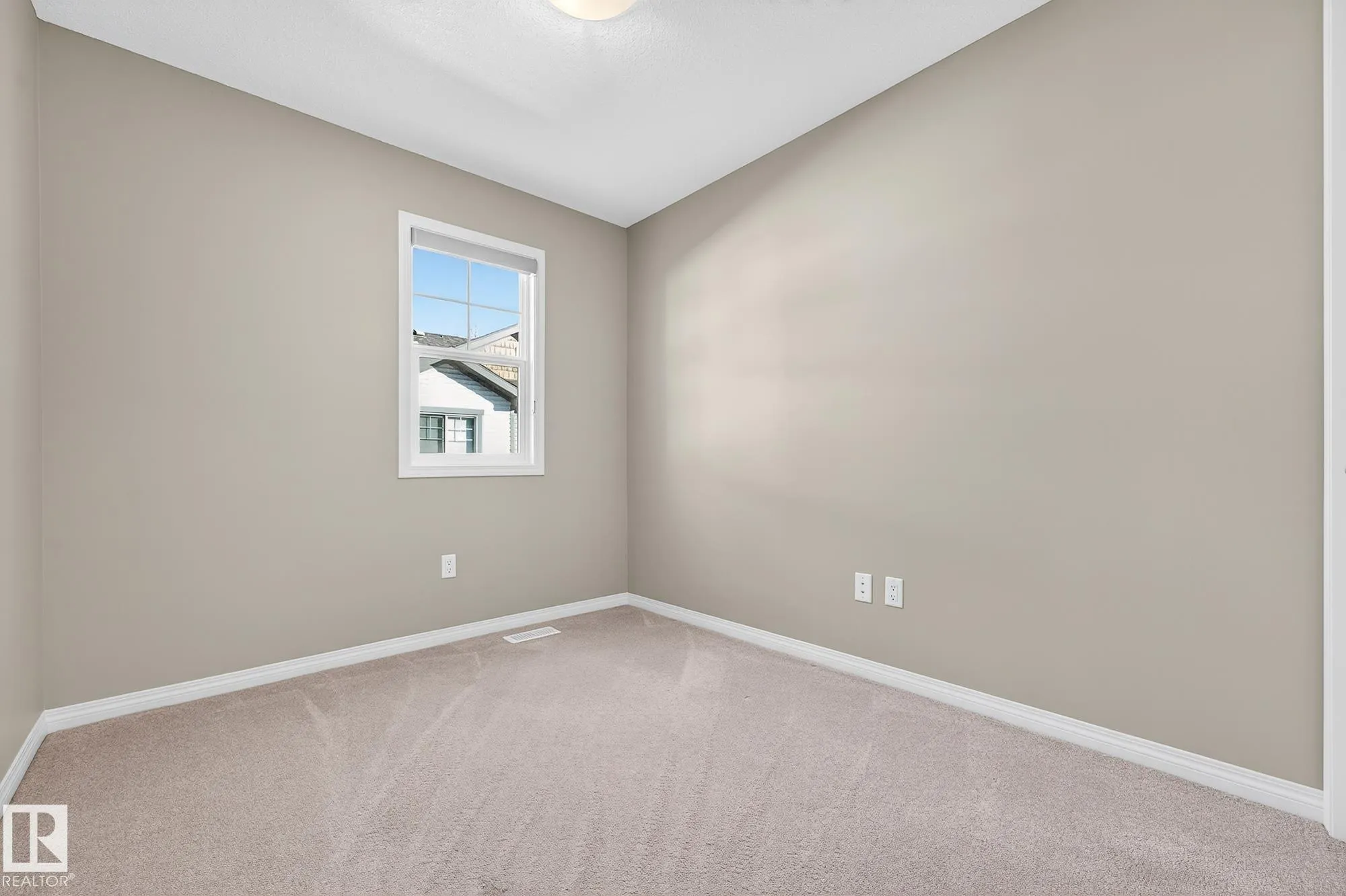 4850 TERWILLEGAR Common