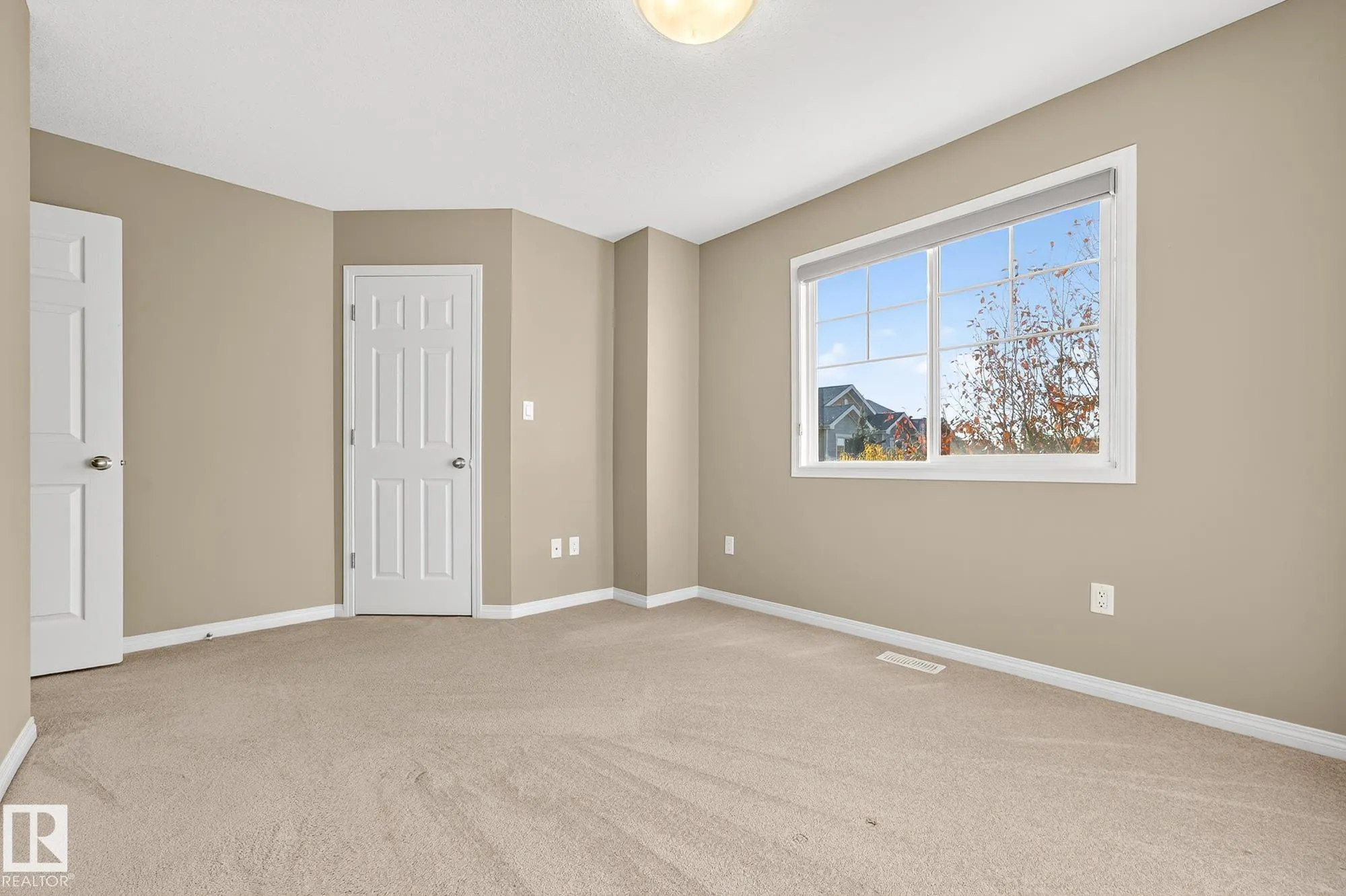 4850 TERWILLEGAR Common