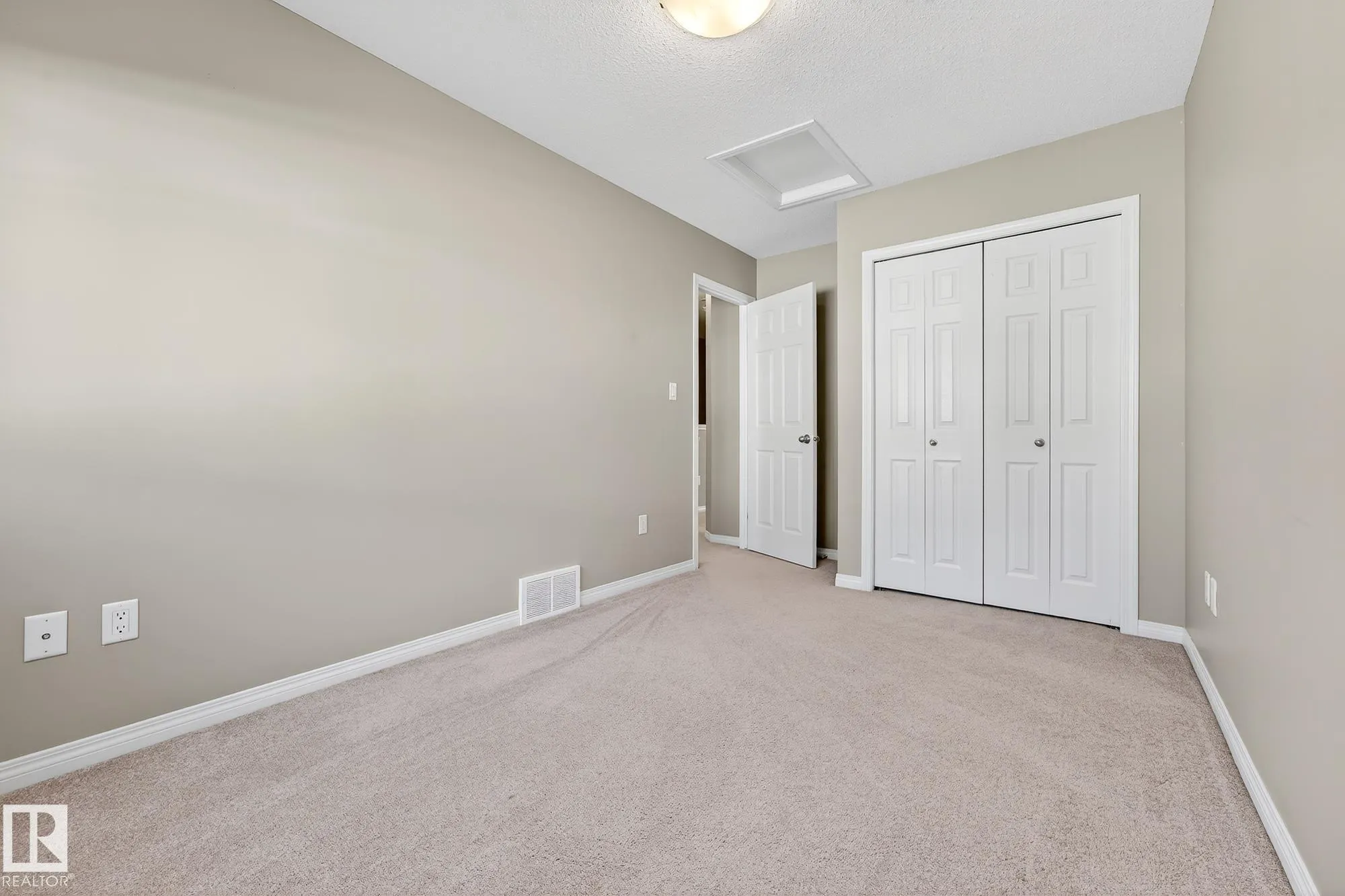 4850 TERWILLEGAR Common