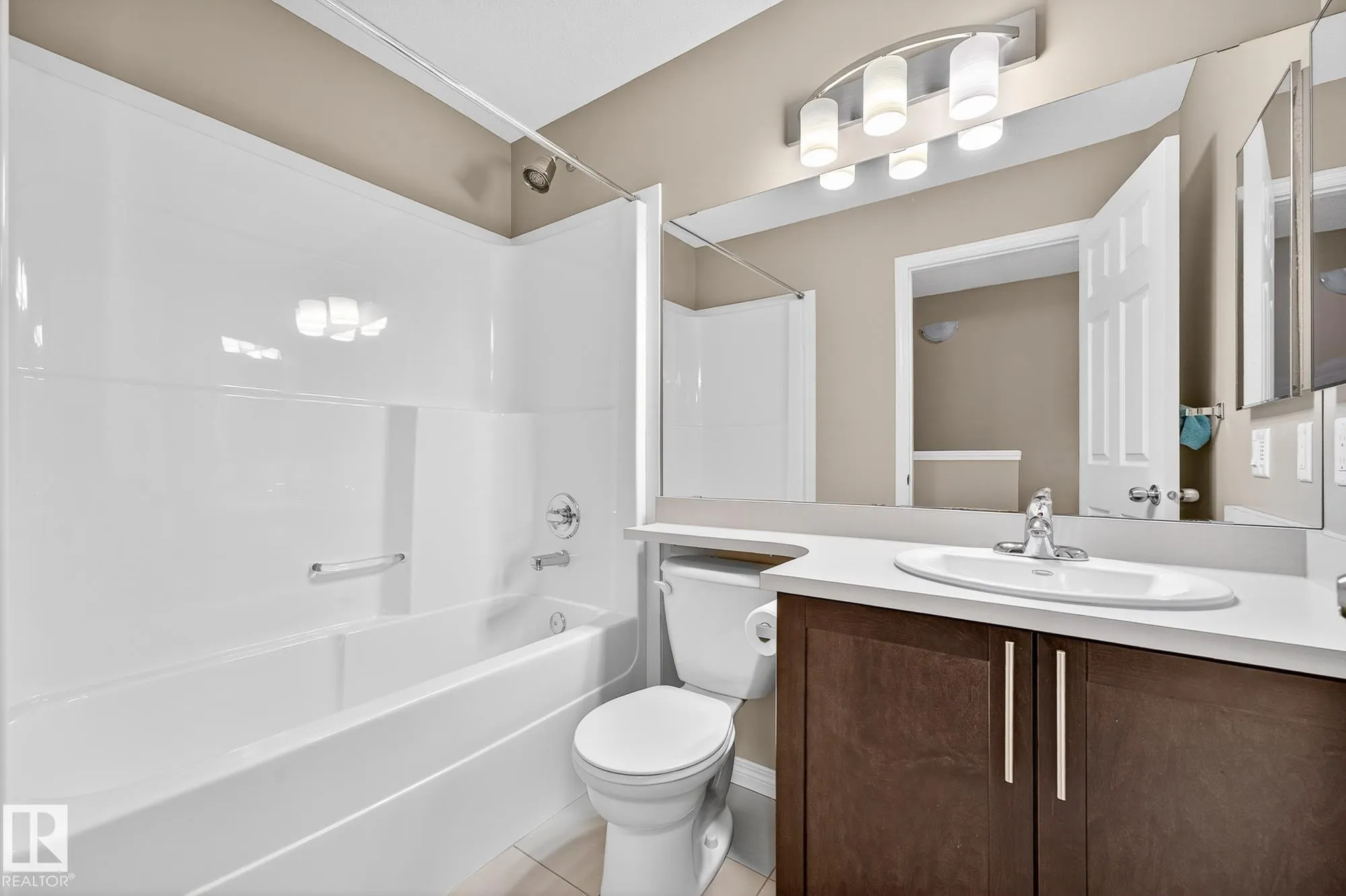 4850 TERWILLEGAR Common