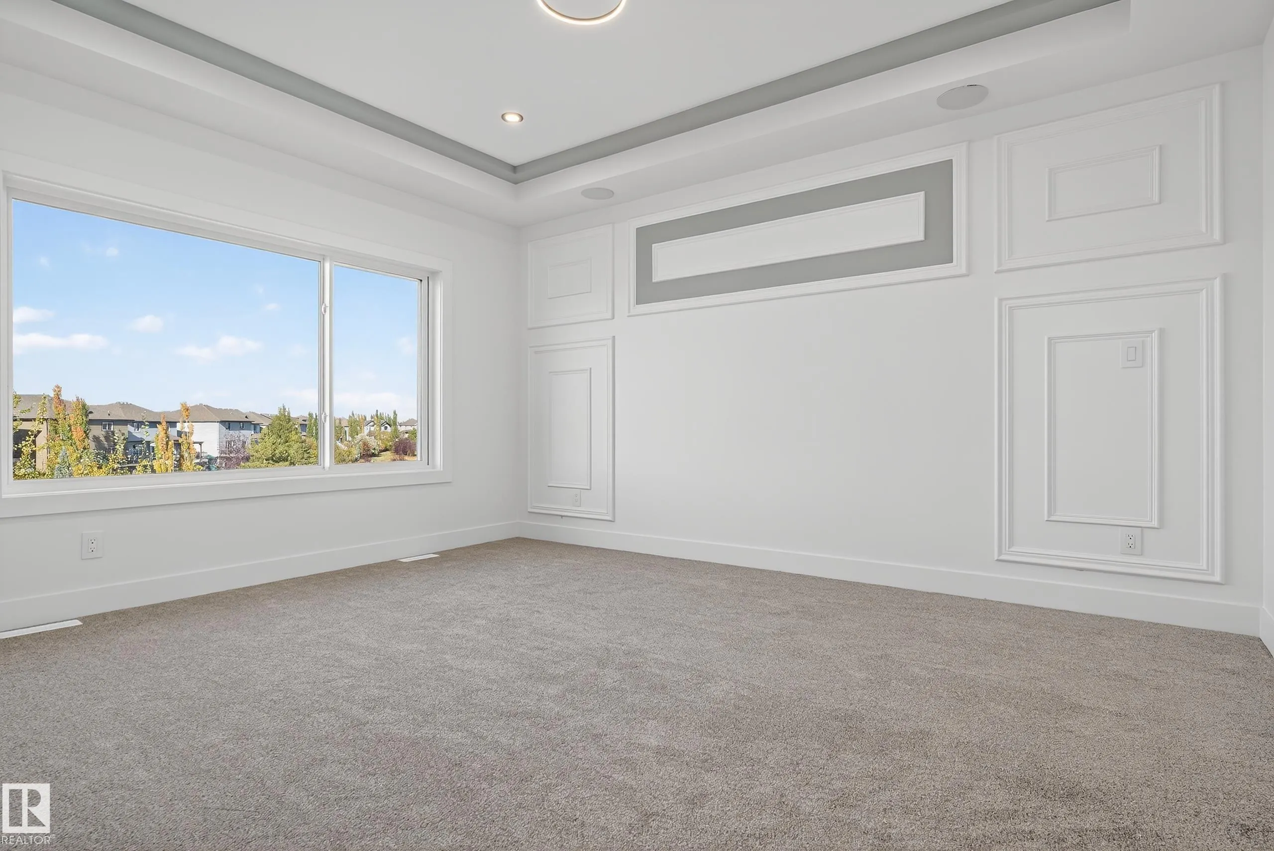 160 EDGEWATER Circle