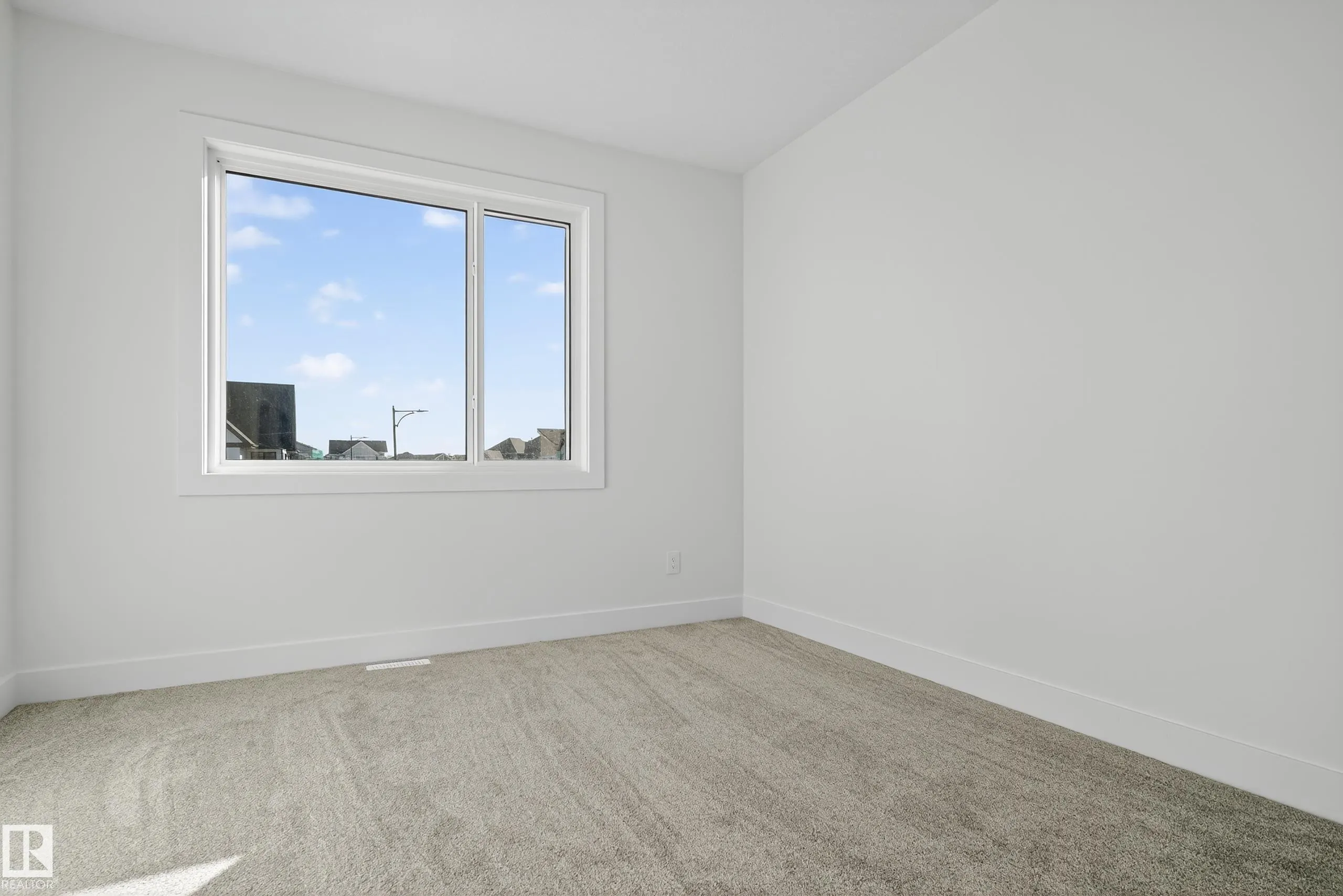 160 EDGEWATER Circle