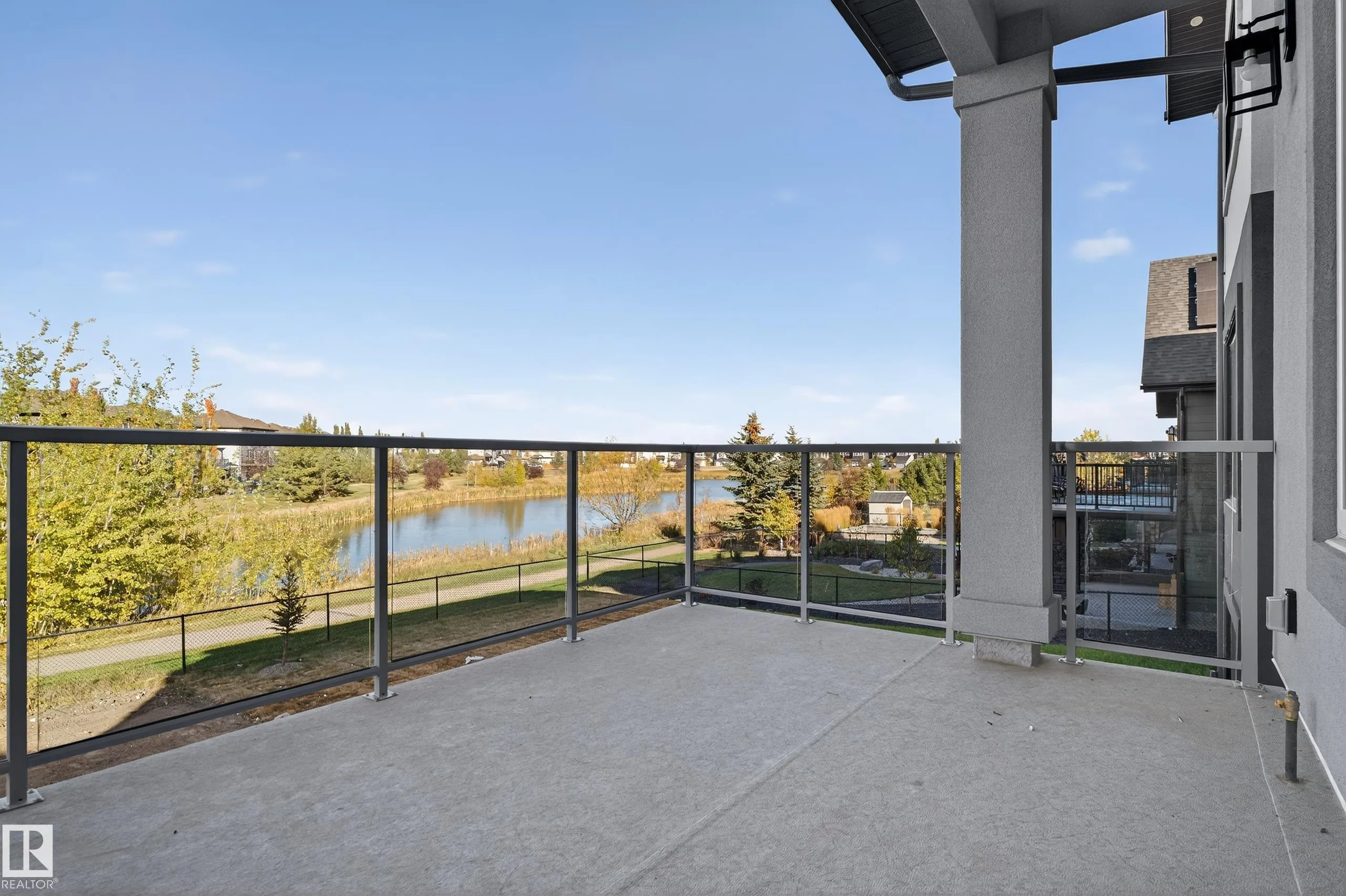 160 EDGEWATER Circle