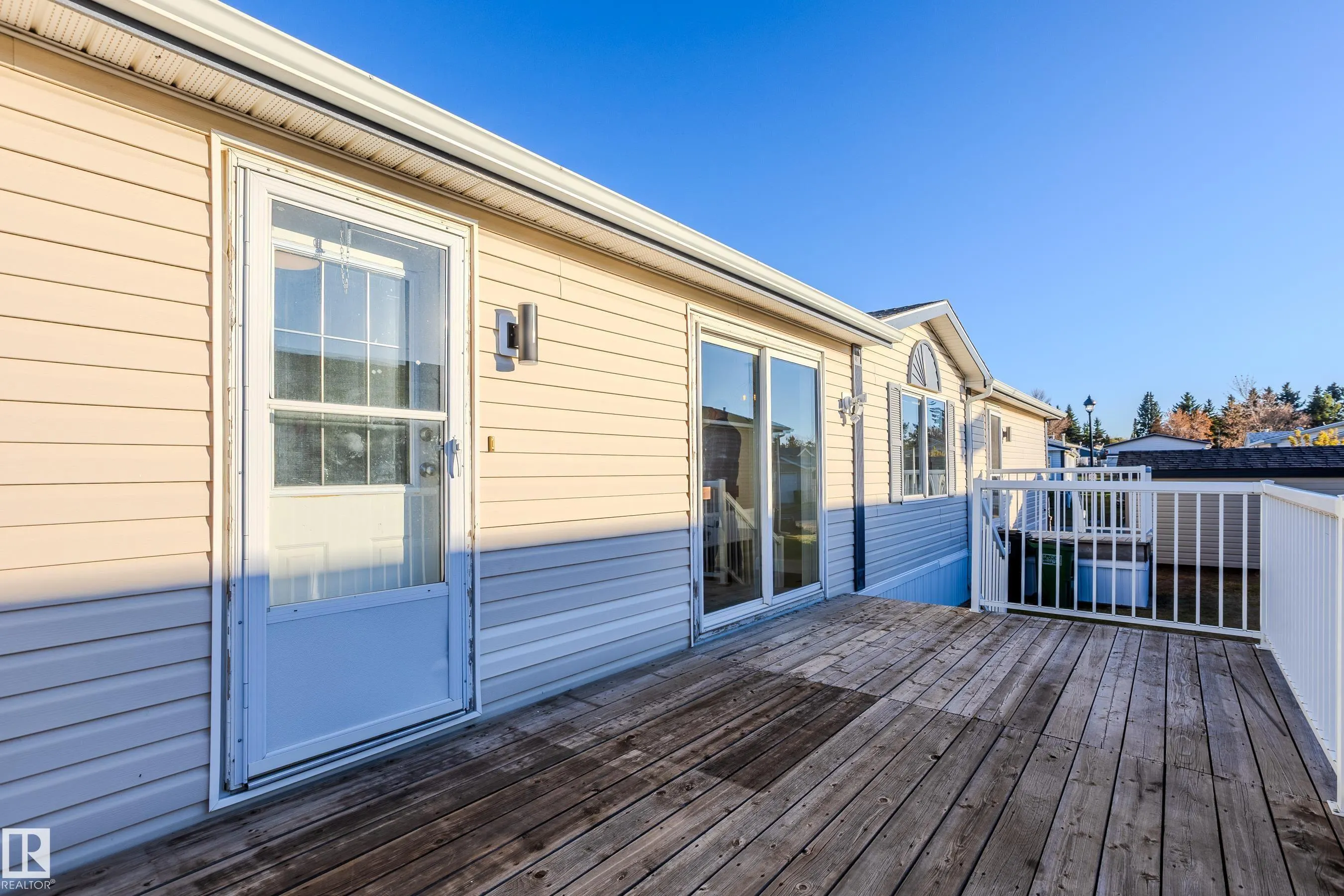 514 Maple Wood Crescent