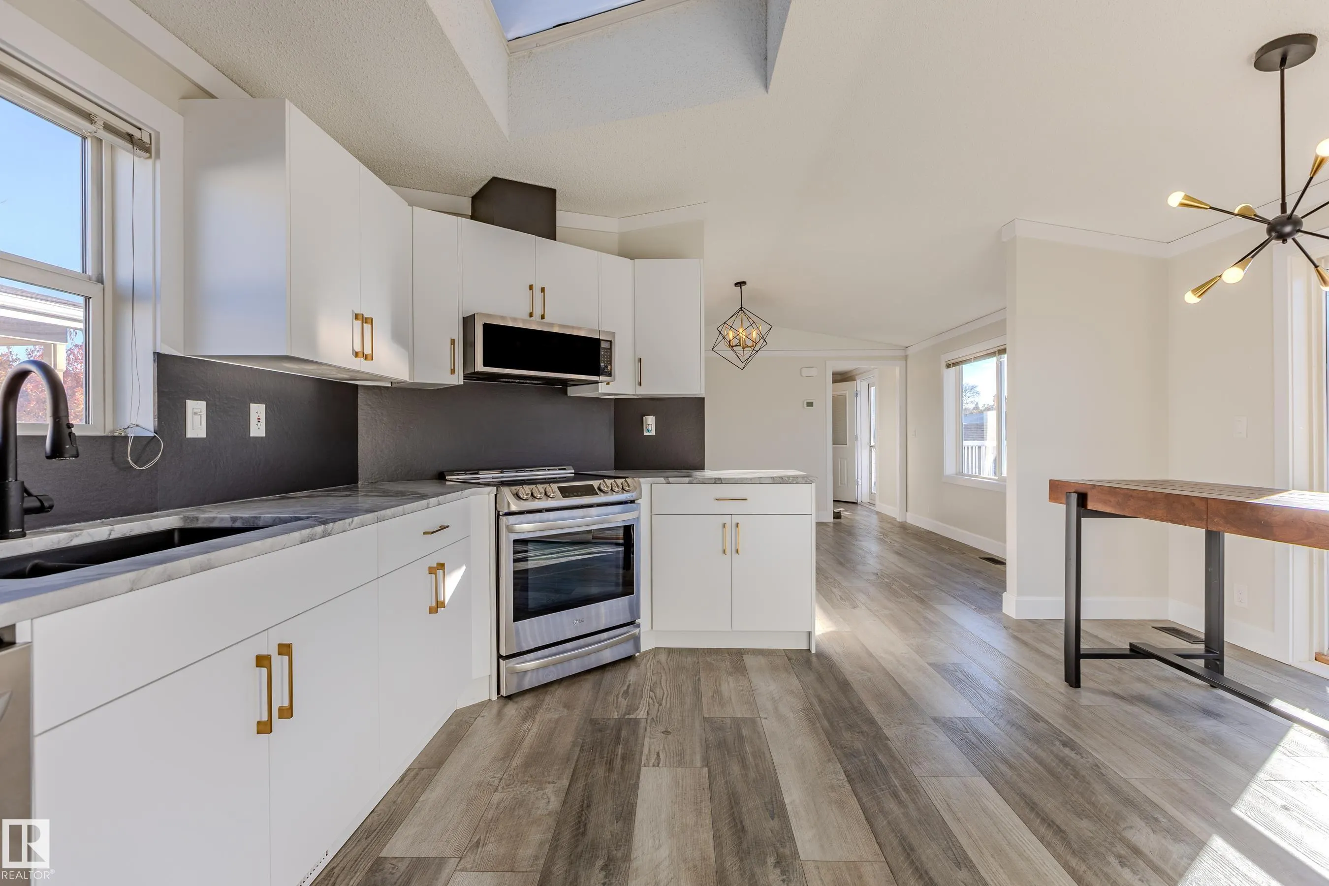 514 Maple Wood Crescent