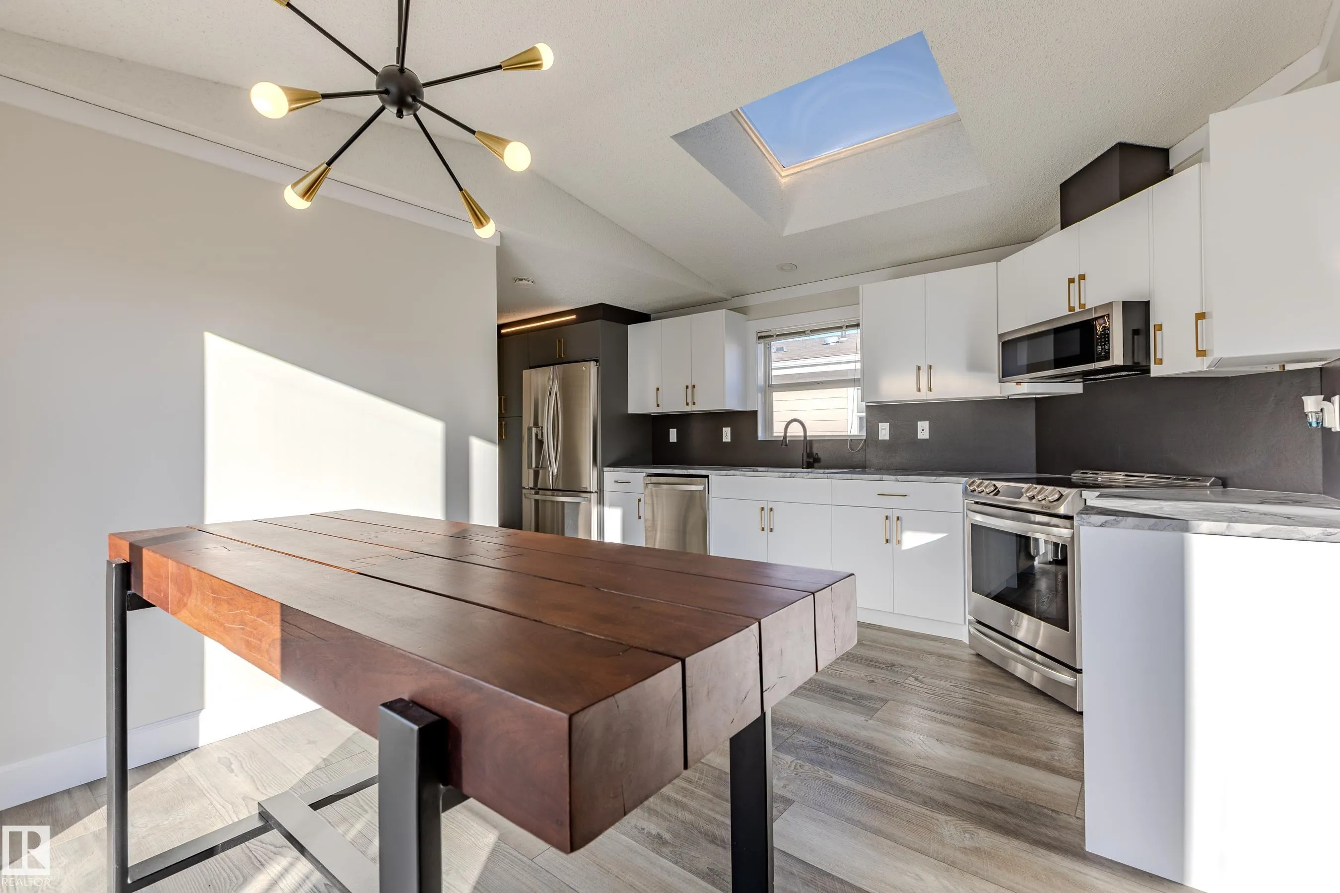 514 Maple Wood Crescent