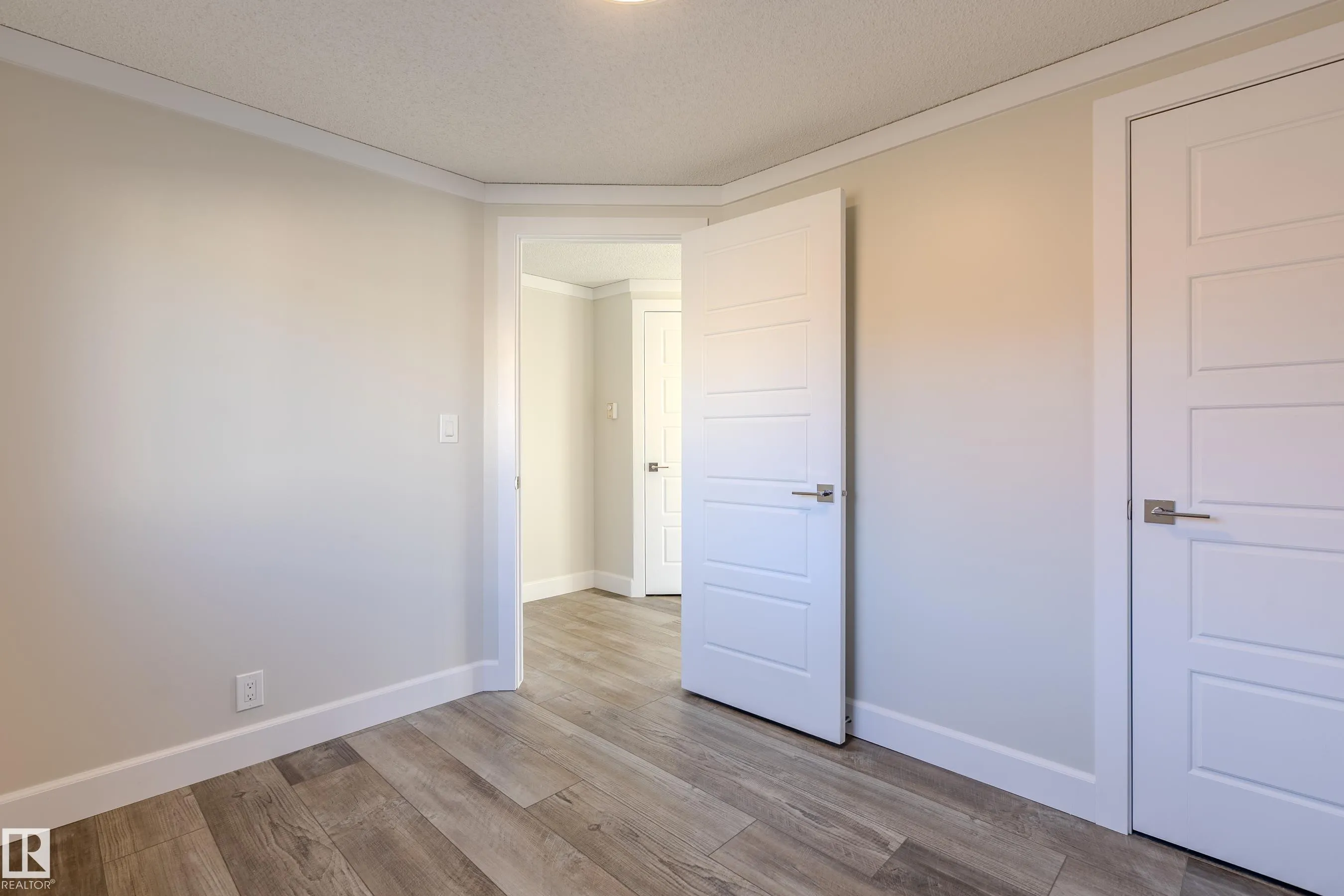 514 Maple Wood Crescent