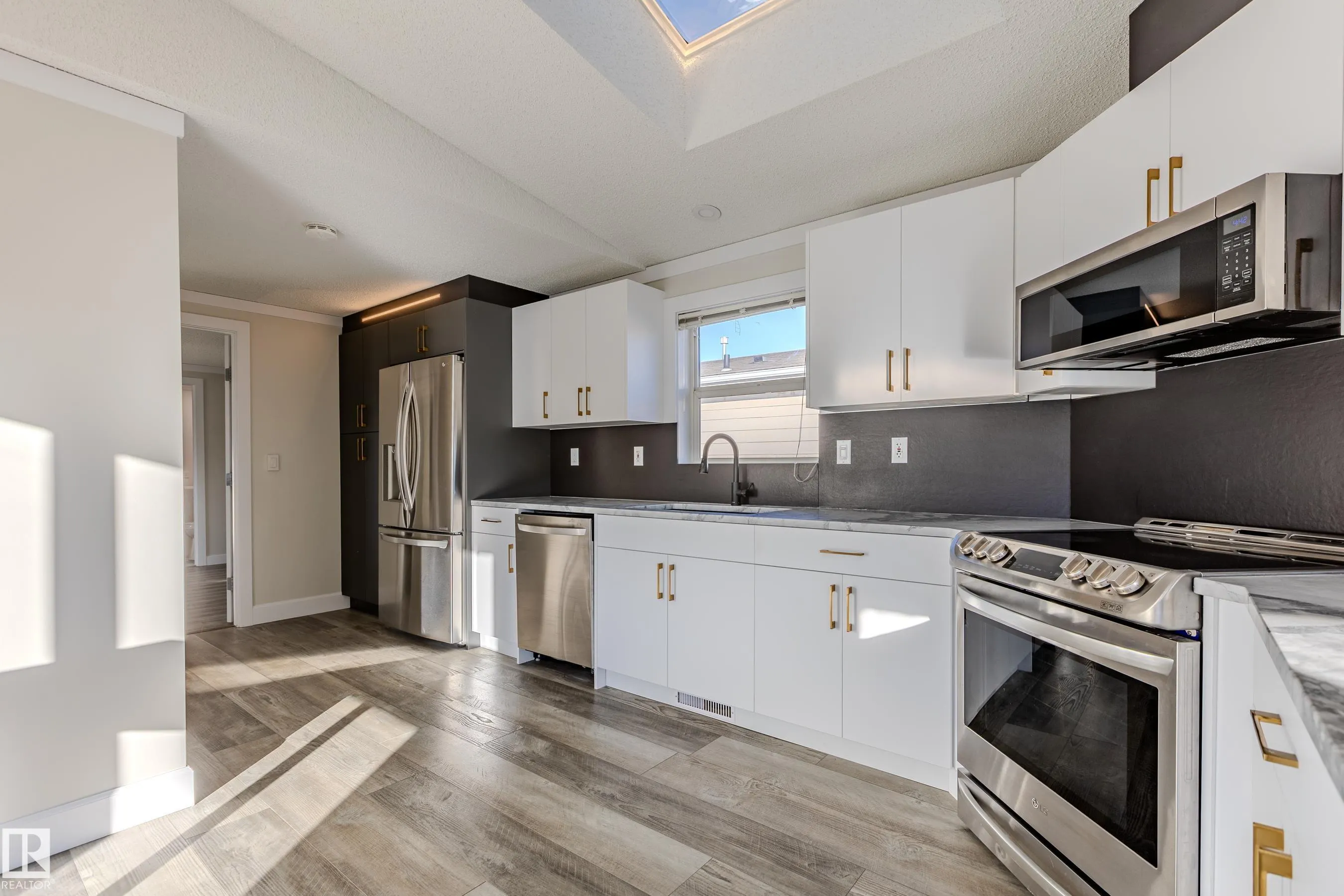 514 Maple Wood Crescent