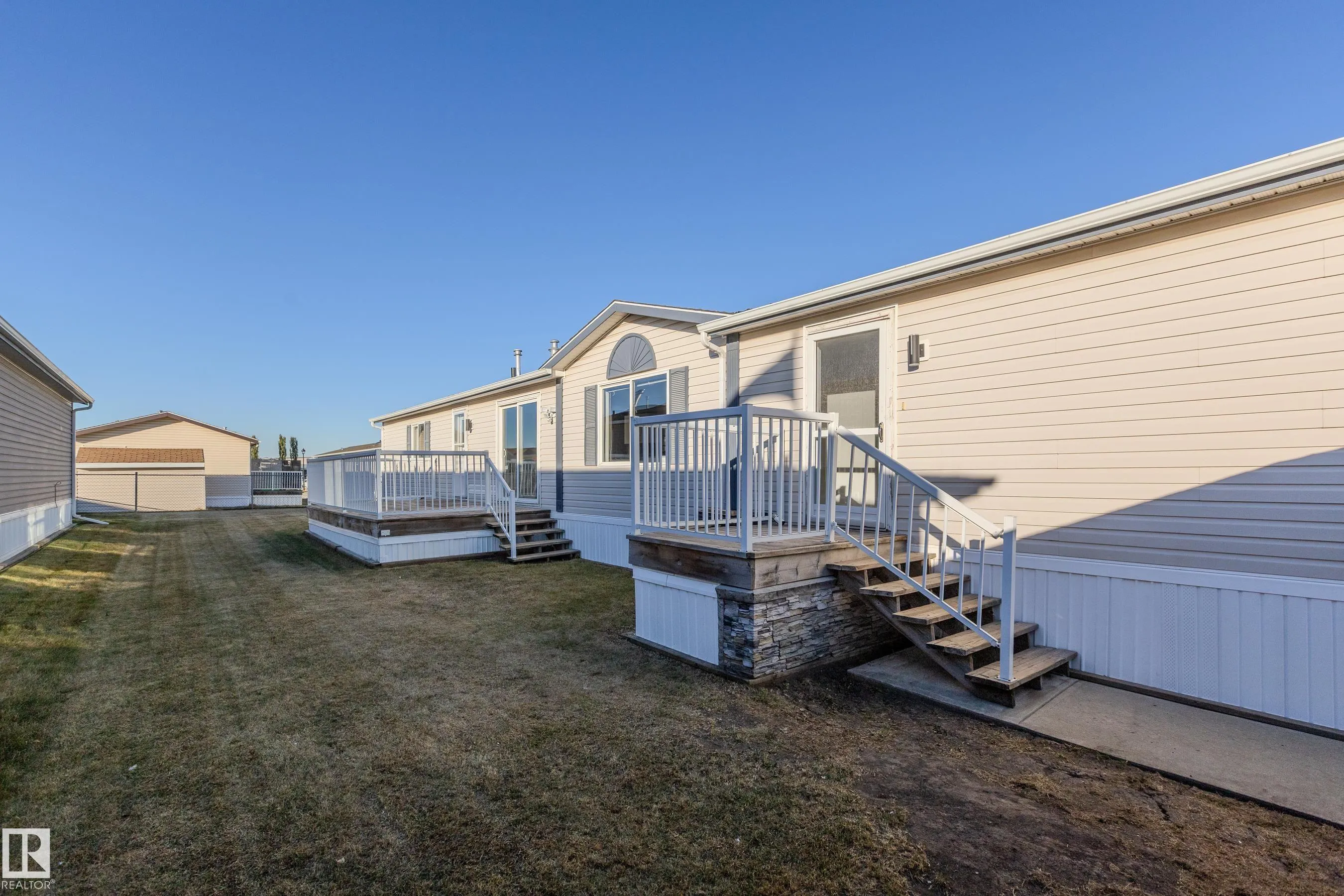514 Maple Wood Crescent