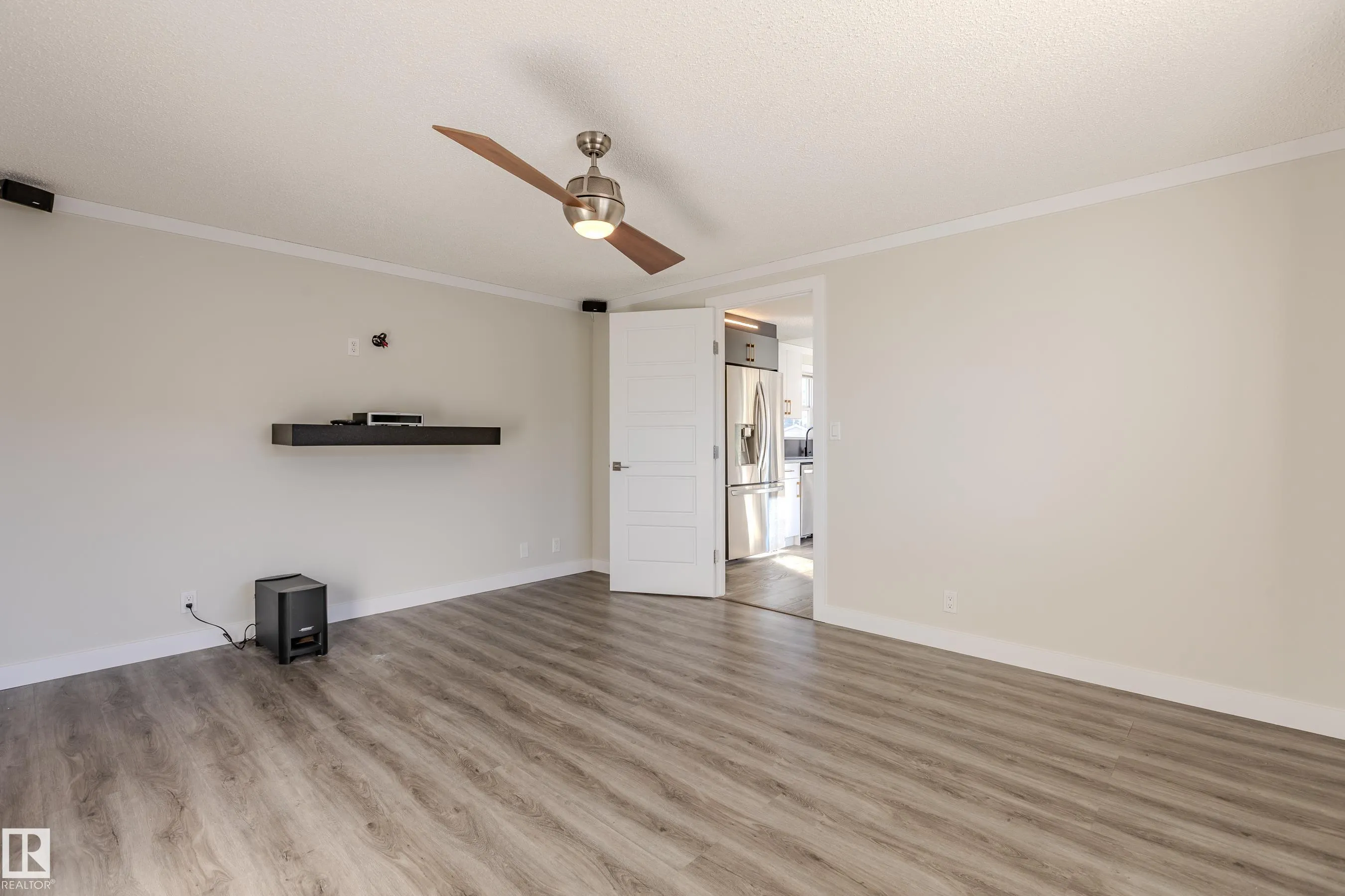 514 Maple Wood Crescent